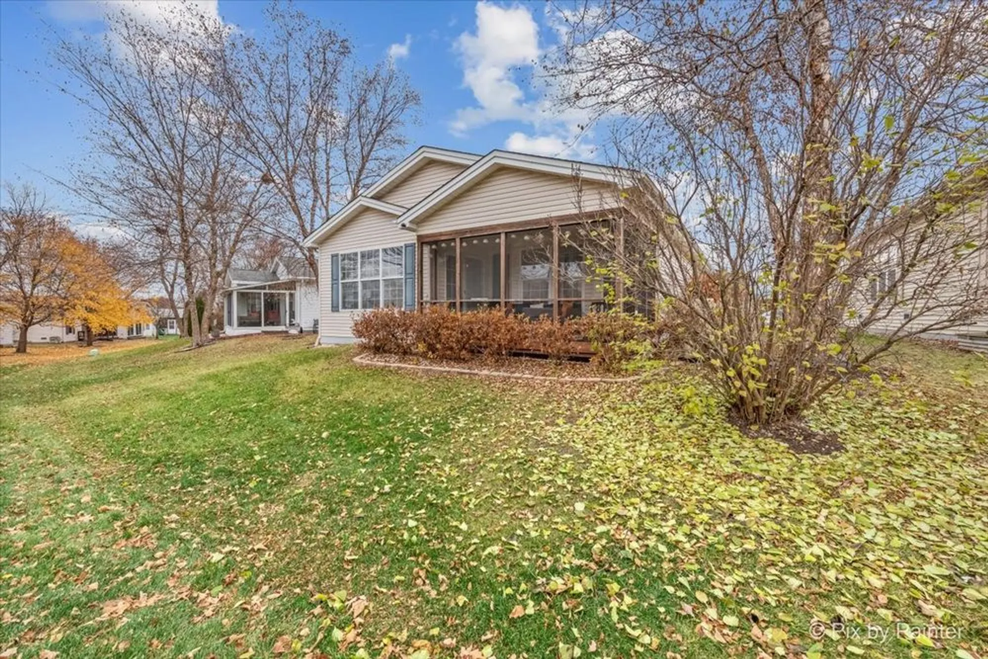 Property Slideshow image 24 of 28 | 3221 harness ln, Grayslake, IL, 60030