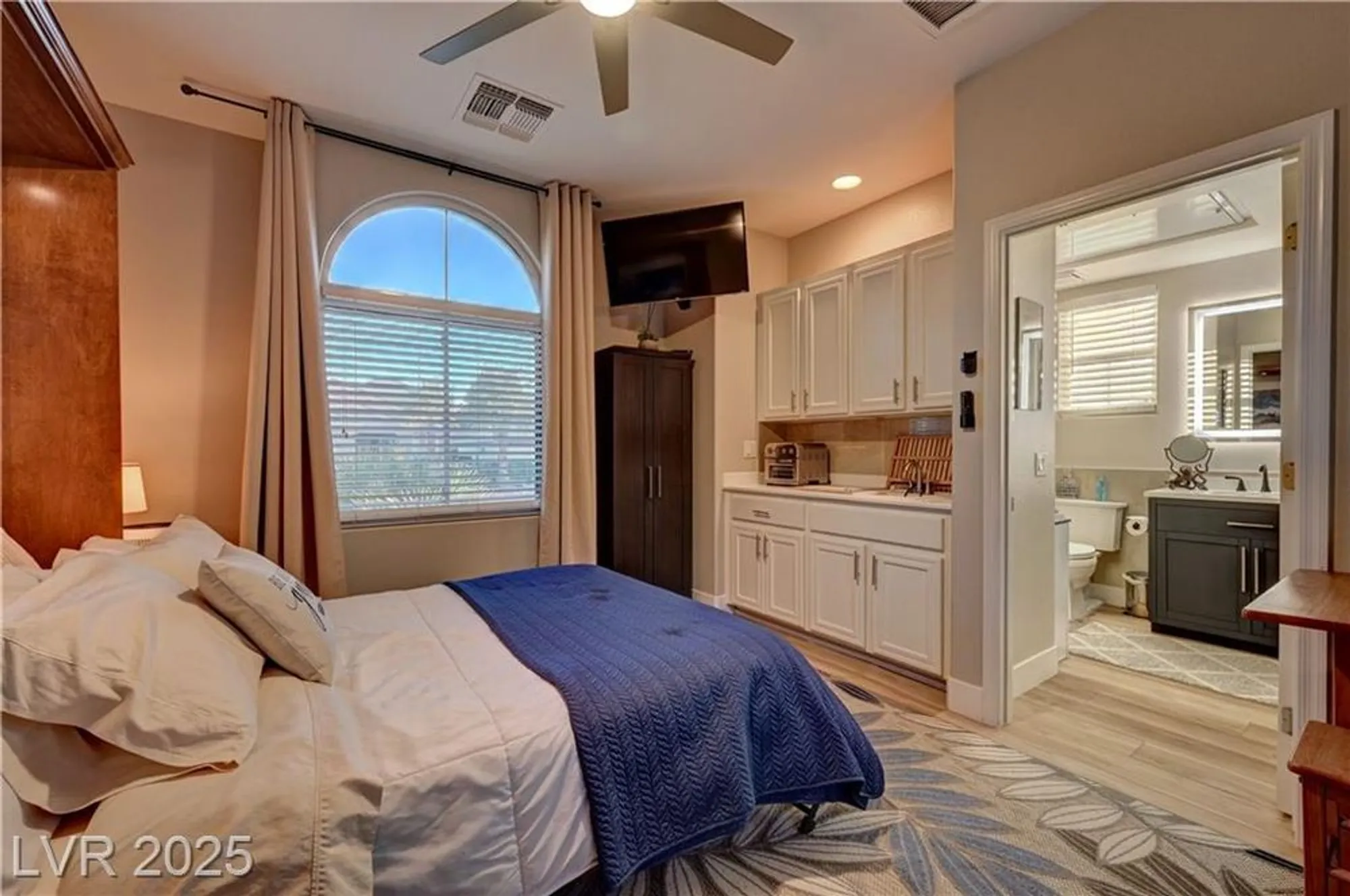 Property Slideshow image 36 of 50 | 3034 hickory valley rd, Henderson, NV, 89052