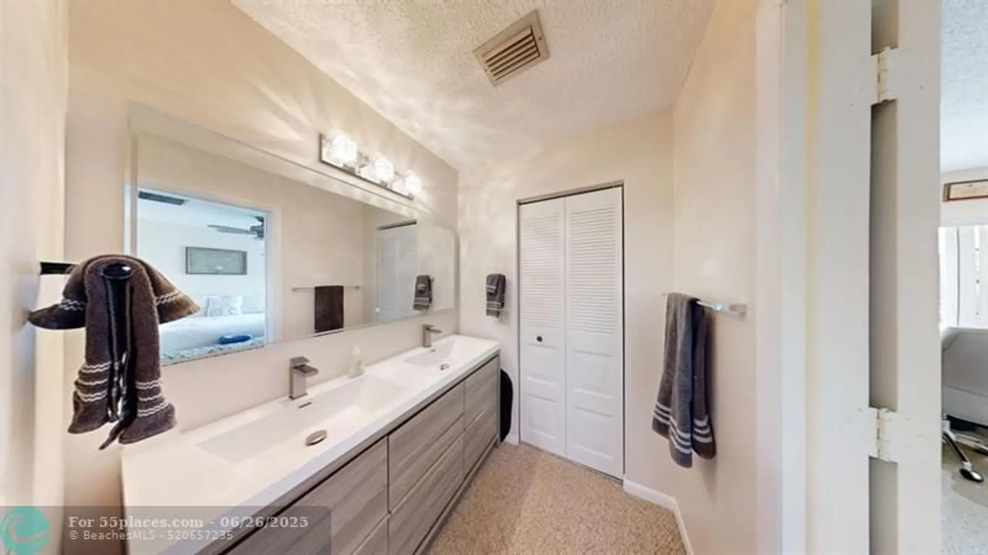 Property Slideshow image 32 of 41 | 8460 casa del lago e, Boca Raton, FL, 33433