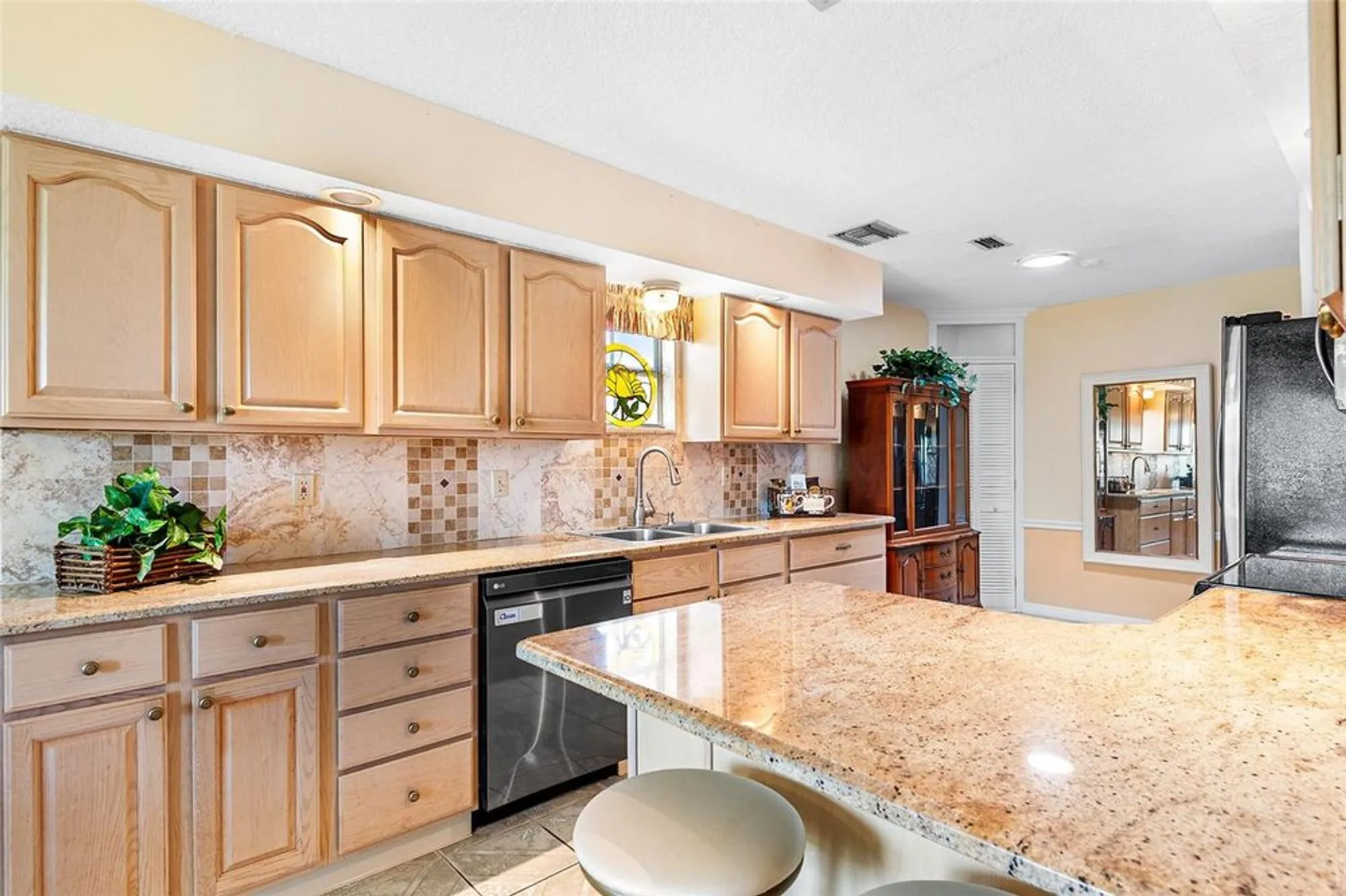 Property Slideshow image 19 of 68 | 543 clubhill dr, Haines City, FL, 33844