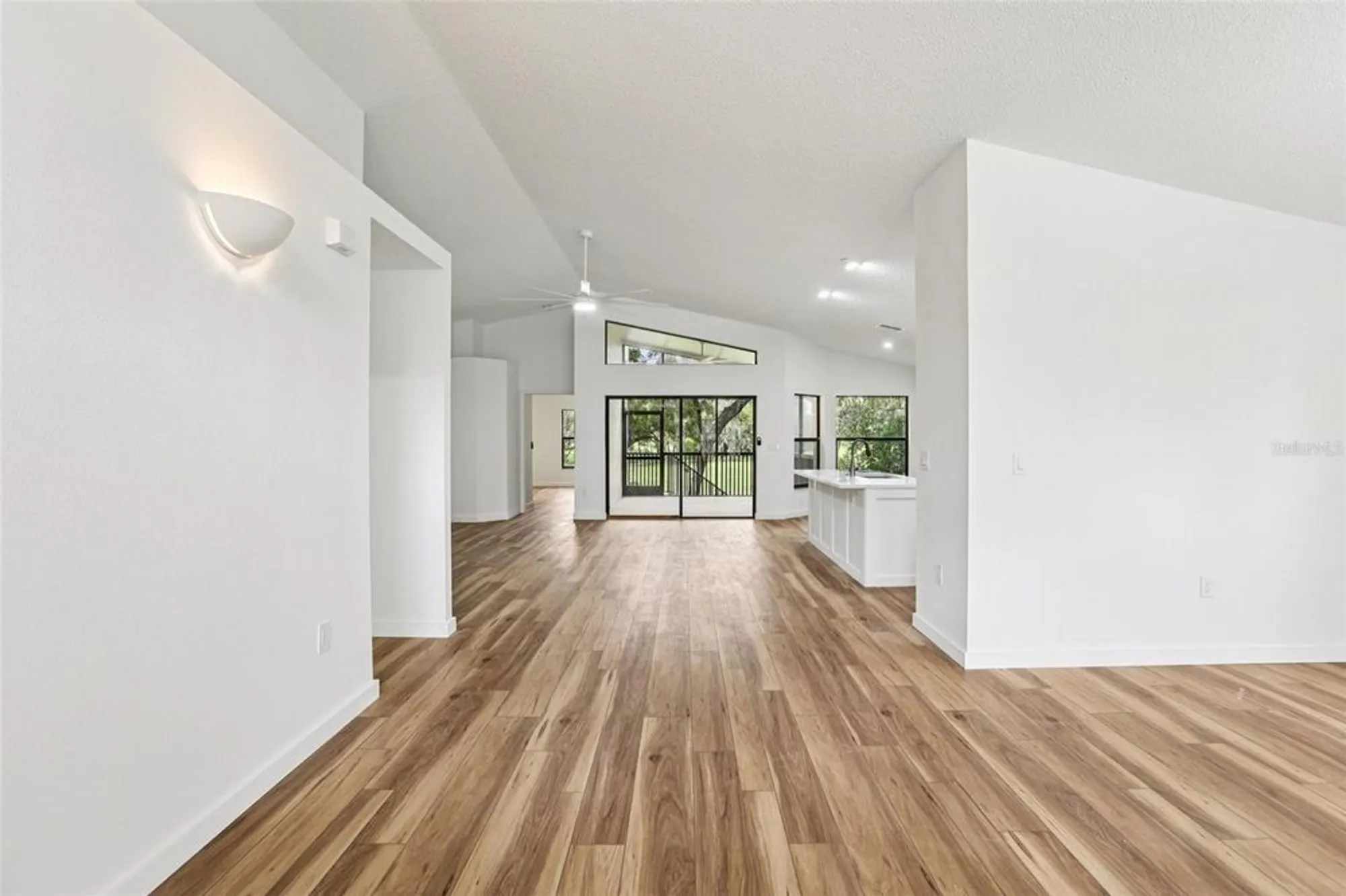 Property Slideshow image 18 of 32 | 533 bent oak ct, Spring Hill, FL, 34609