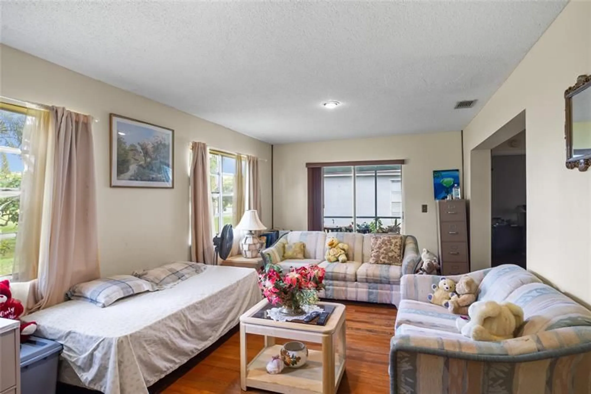 Property Slideshow image 5 of 21 | 6301 silver moon ln, Greenacres, FL, 33463