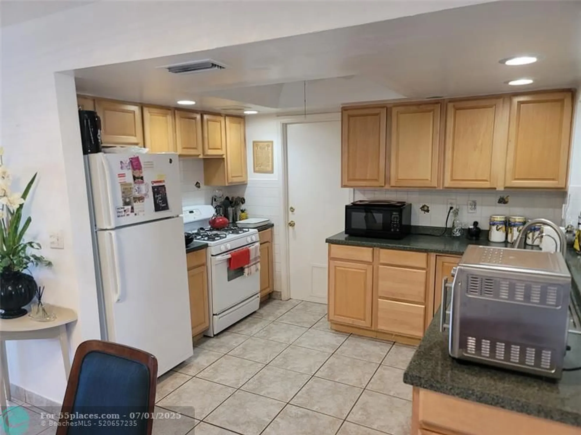 Property Slideshow image 5 of 28 | 1450 nw 69th ave, Margate, FL, 33063