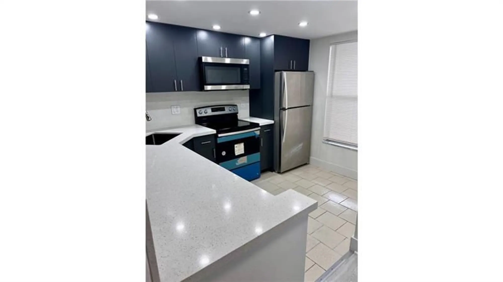 Property Slideshow image 2 of 11 | 6001 nw 61st ave 102, Tamarac, FL, 33319