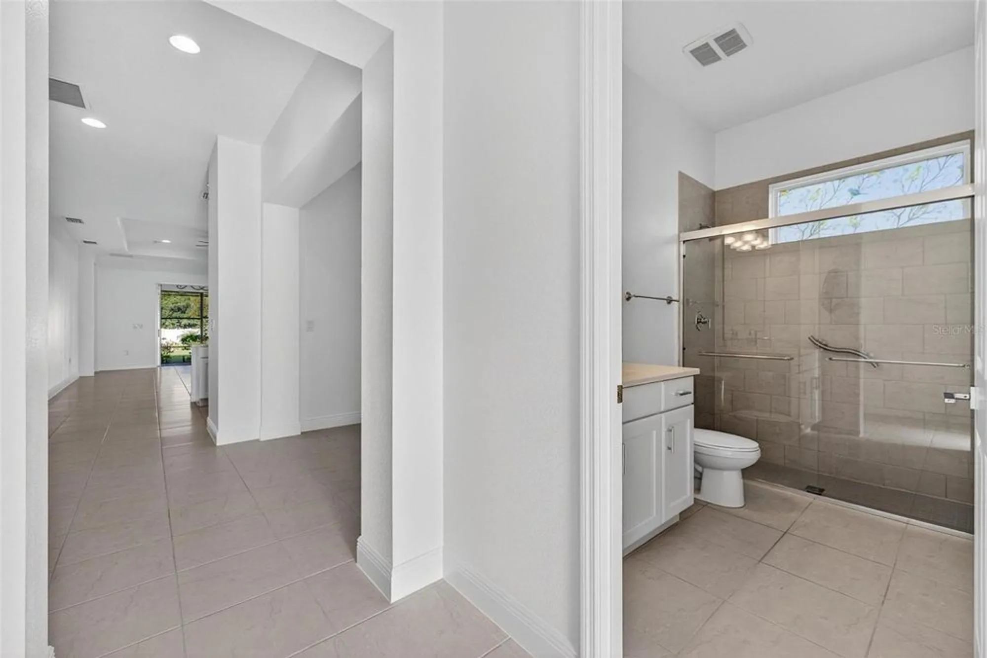 Property Slideshow image 14 of 95 | 8677 bridgeport bay cir, Mount Dora, FL, 32757