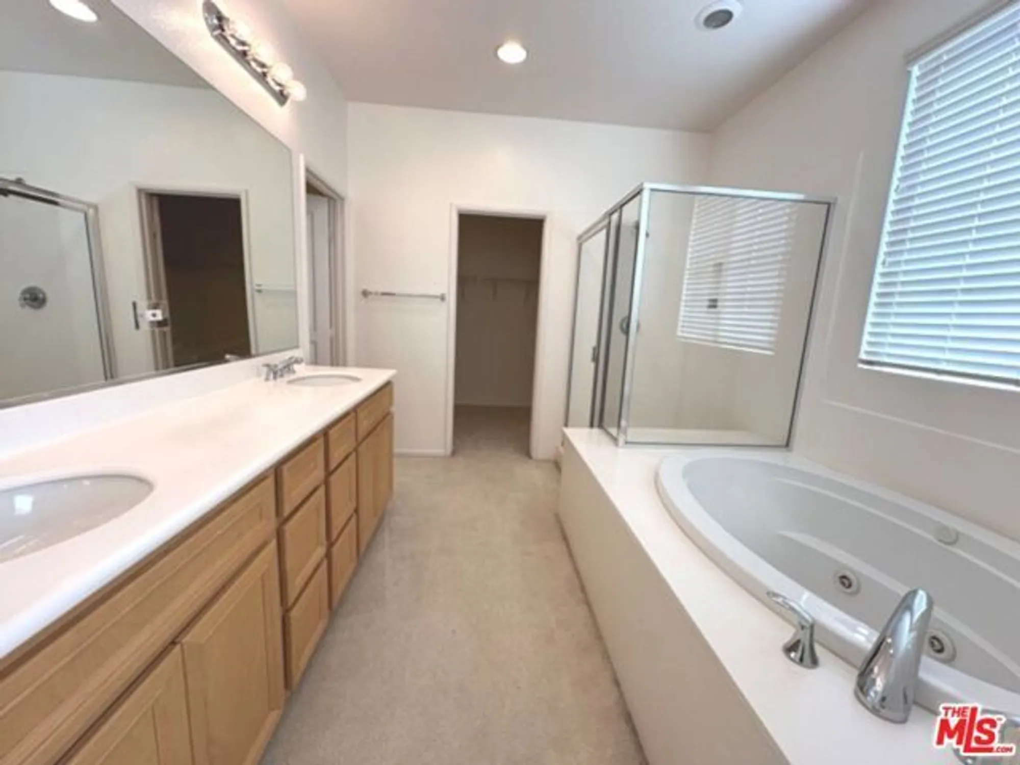 Property Slideshow image 17 of 34 | 193 kettle crk, Beaumont, CA, 92223