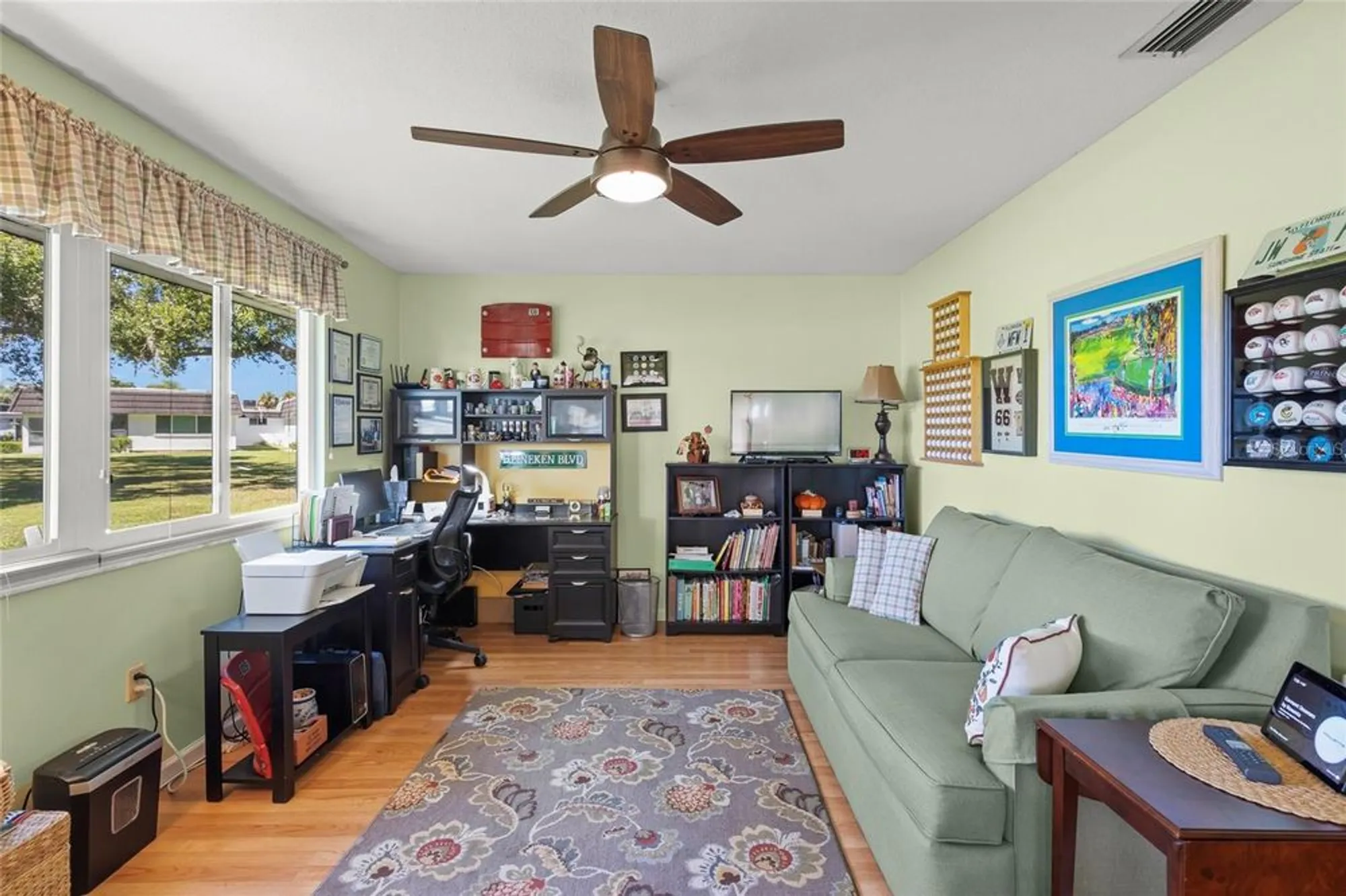 Property Slideshow image 17 of 41 | 1325 glen oaks dr 133, Sarasota, FL, 34232