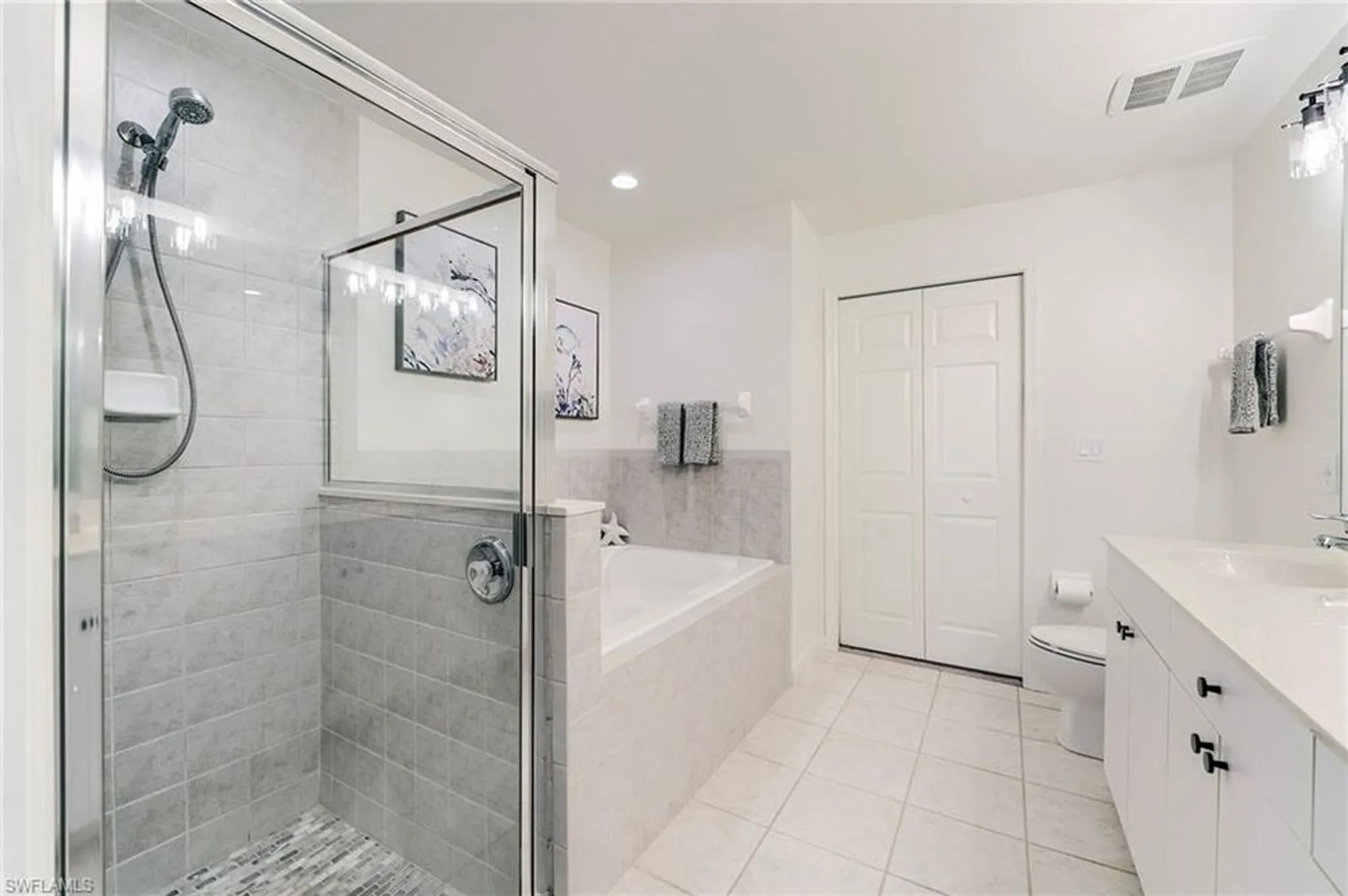Property Slideshow image 24 of 45 | 3131 meandering way apt 102, Fort Myers, FL, 33905