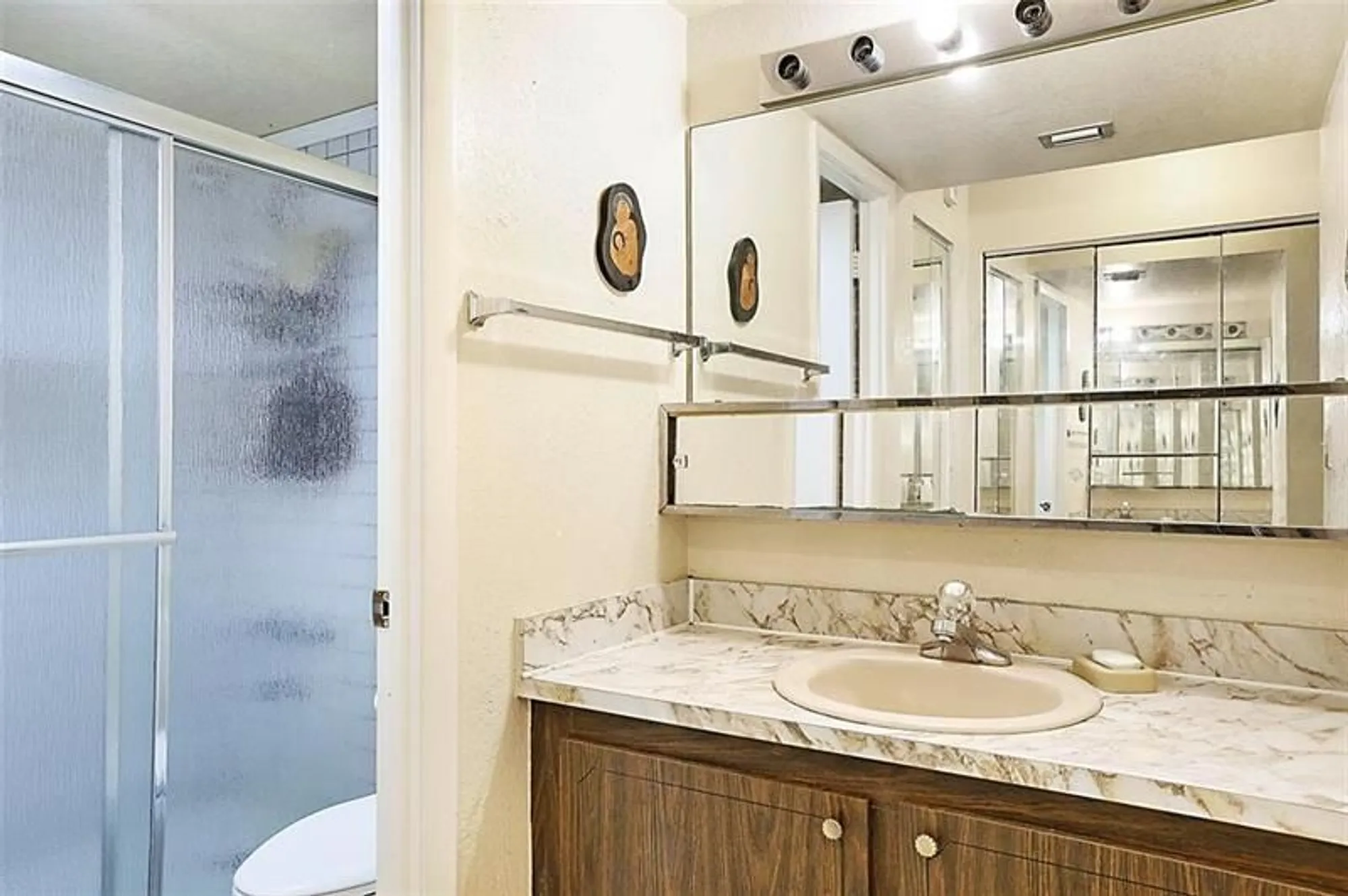 Property Slideshow image 19 of 26 | 1400 saint charles pl 616, Pembroke Pines, FL, 33026