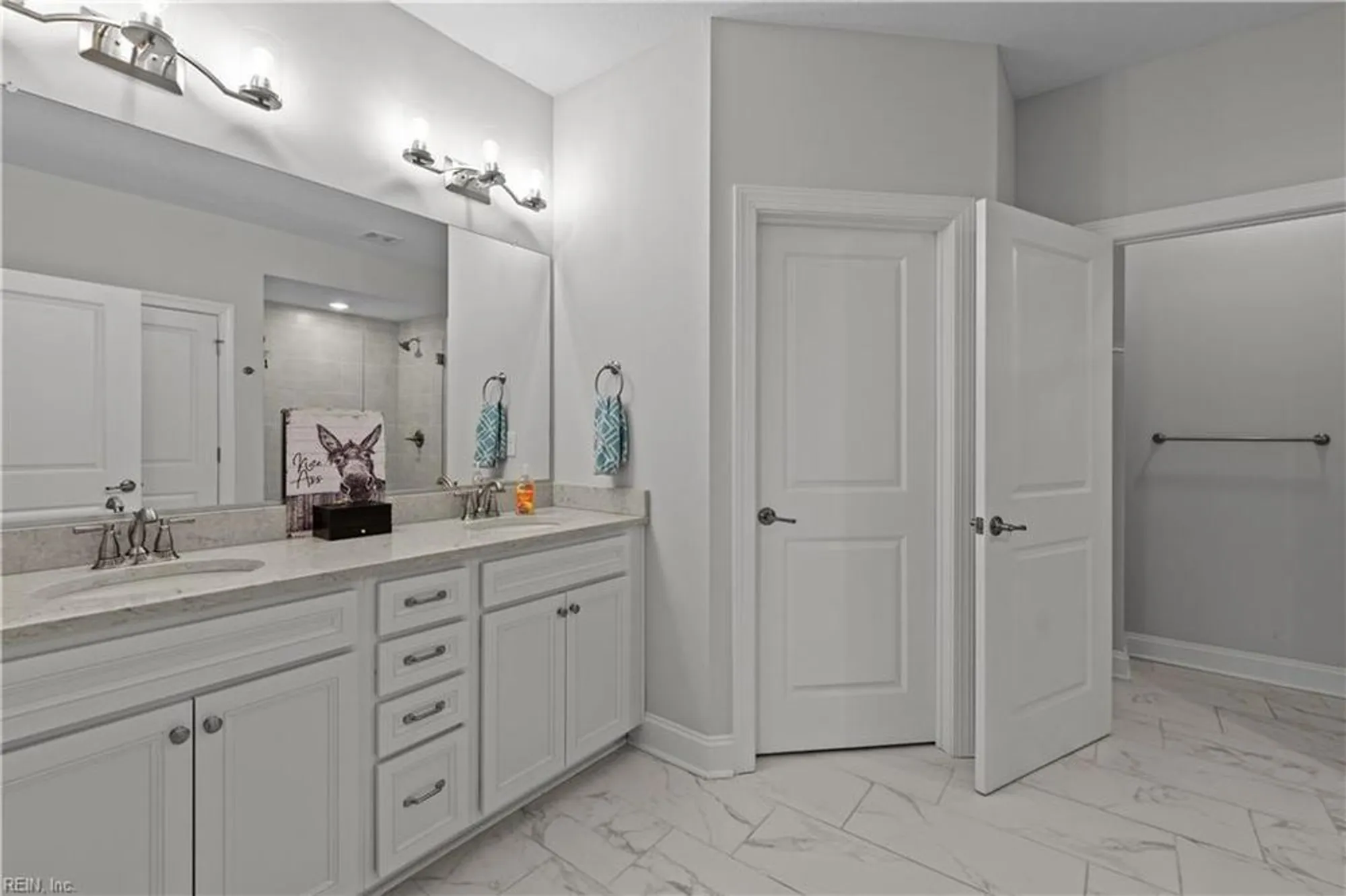 Property Slideshow image 20 of 50 | 4650 longleaf pl, Chesapeake, VA, 23321