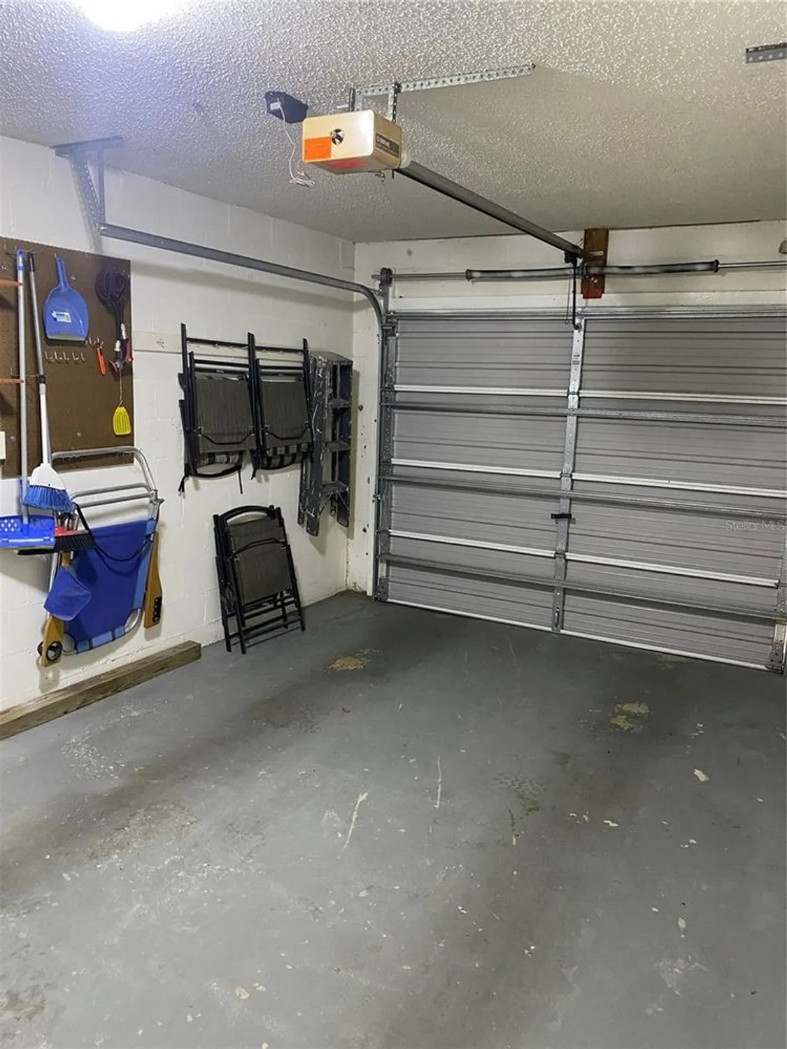 Property Slideshow image 29 of 38 | 832 cambridge ct, Dunedin, FL, 34698