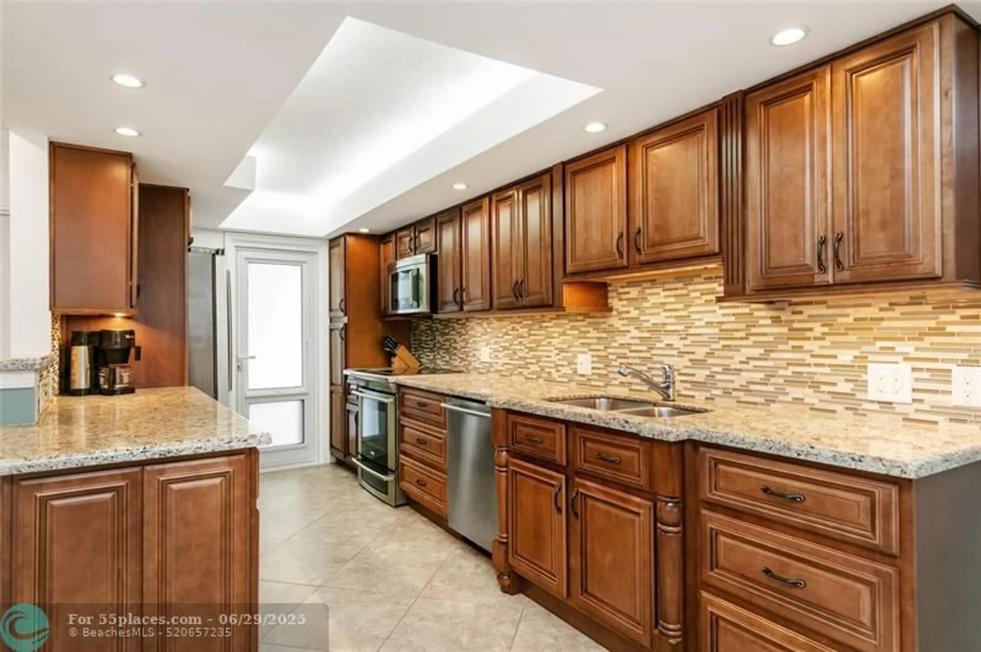 Property Slideshow image 5 of 39 | 2731 ne 14th street cswy 605, Pompano Beach, FL, 33062