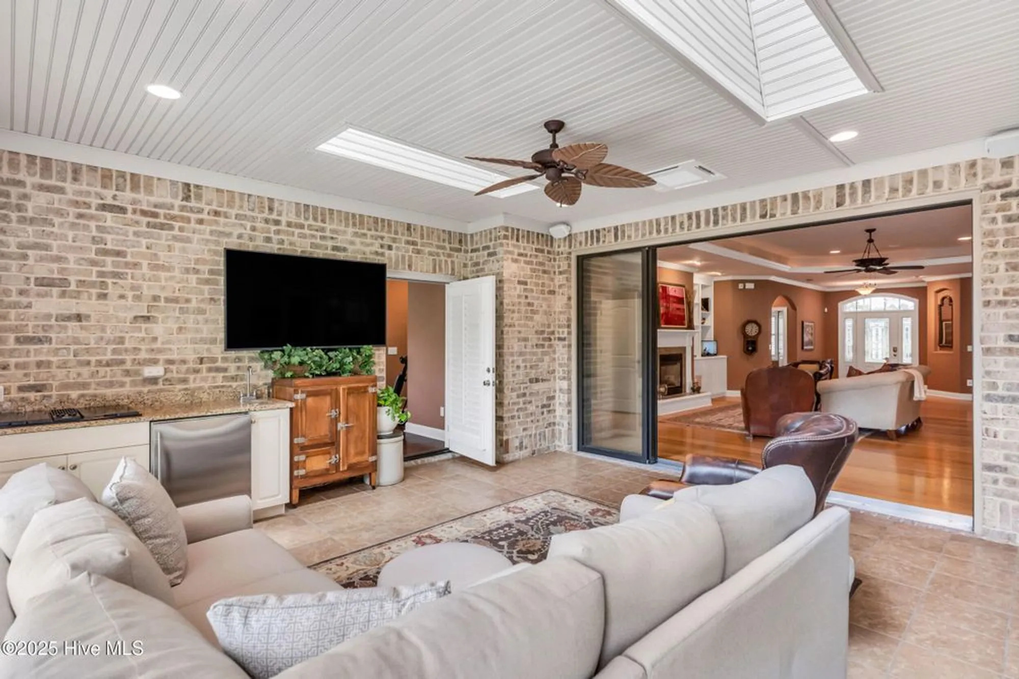 Property Slideshow image 19 of 71 | 2019 annsdale dr, Leland, NC, 28451
