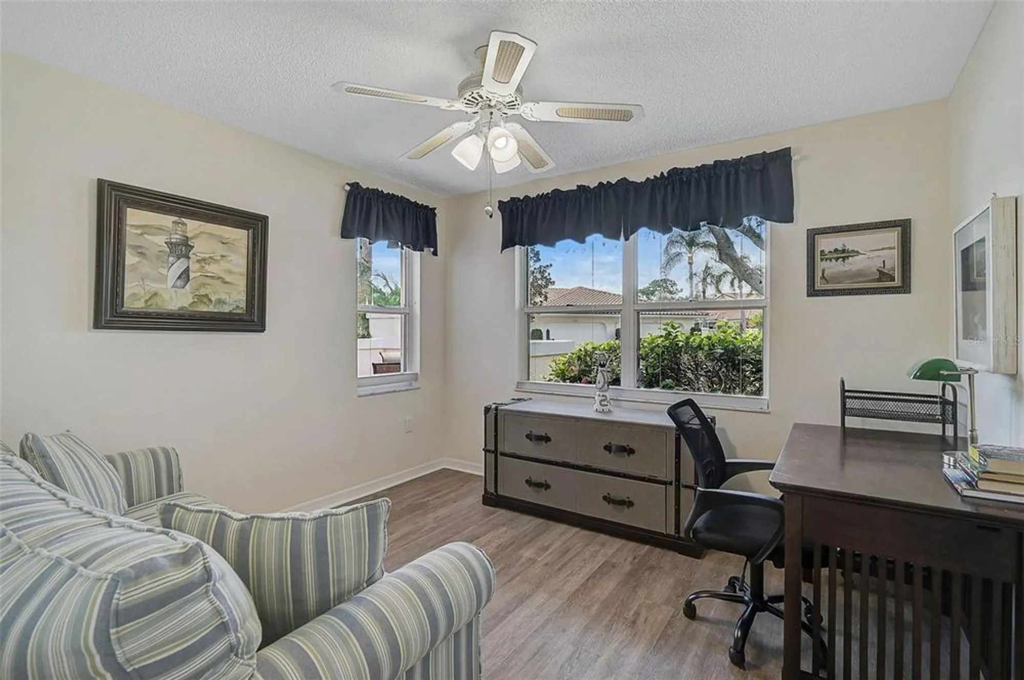 Property Slideshow image 28 of 49 | 7341 golf pointe cir, Sarasota, FL, 34243