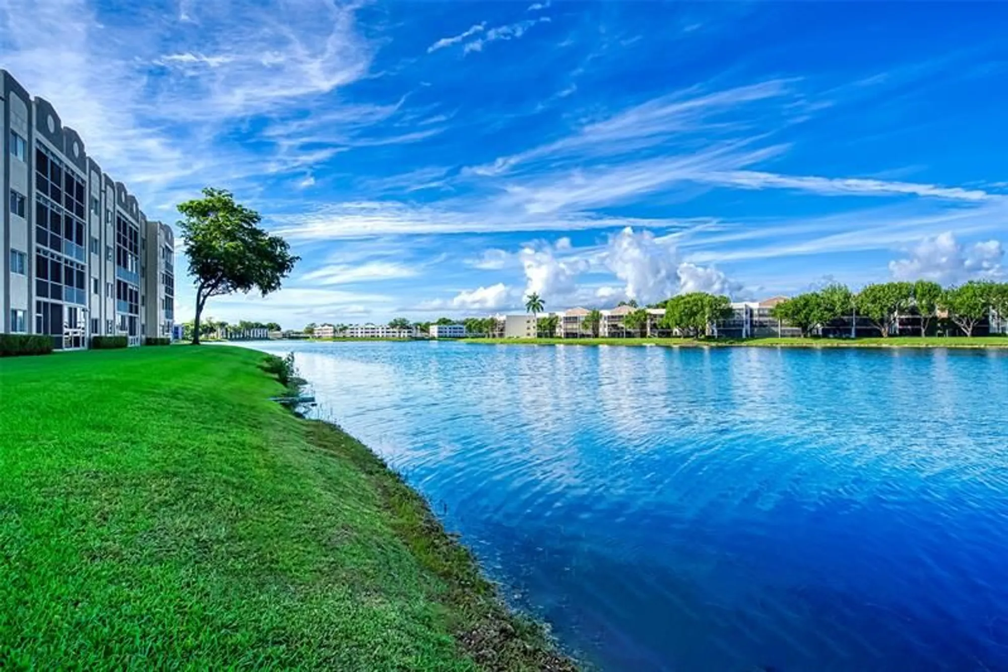 Property Slideshow image 25 of 37 | 7635 southampton ter 402, Tamarac, FL, 33321