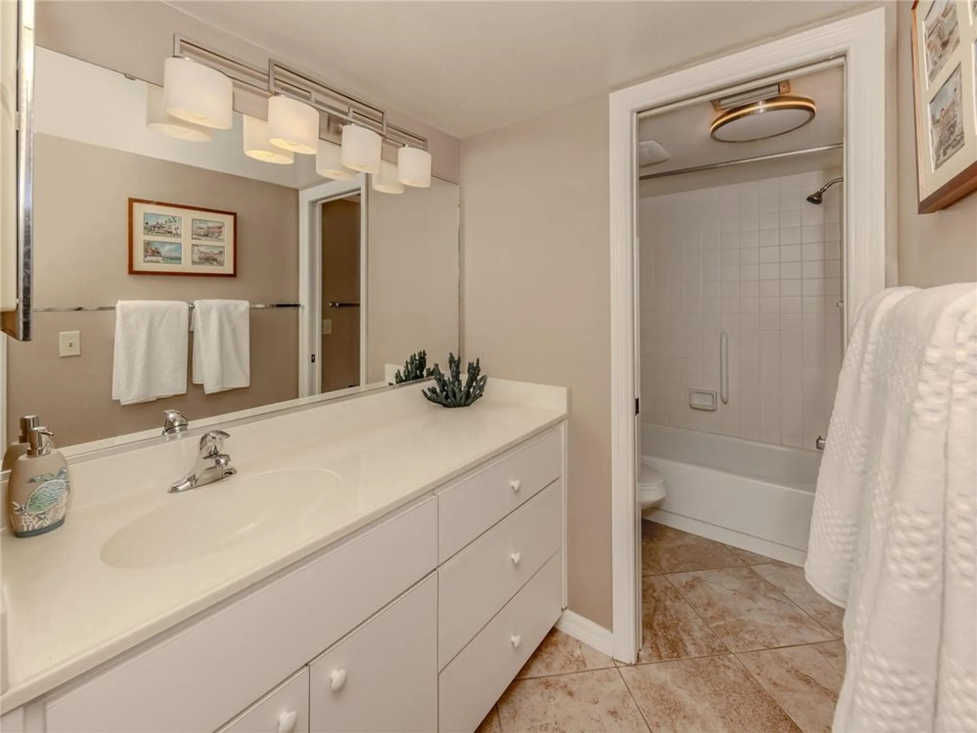 Property Slideshow image 16 of 68 | 437 cerromar ln unit 312, Venice, FL, 34293