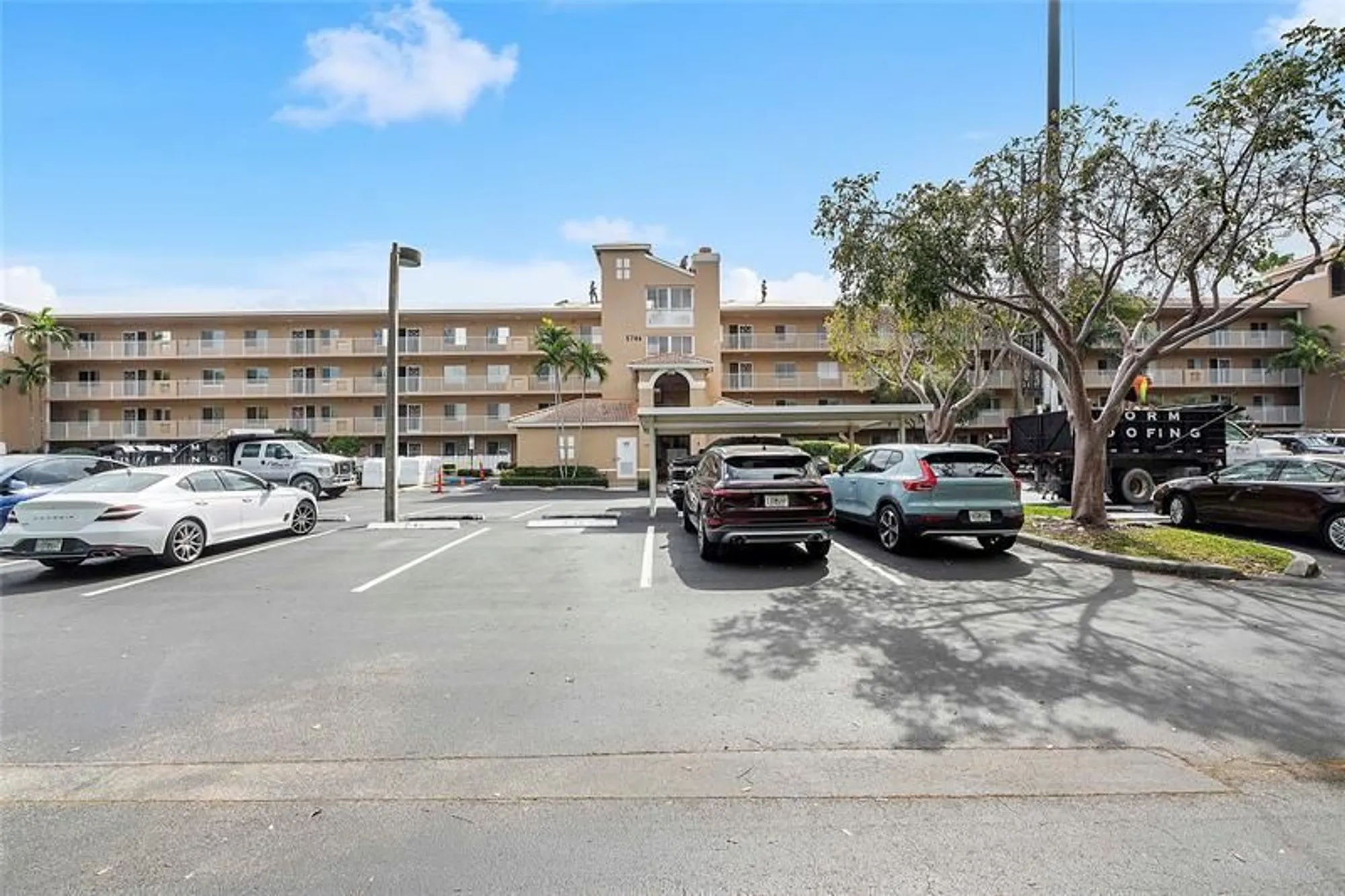 Property Slideshow image 4 of 27 | 5746 crystal shores dr 402, Boynton Beach, FL, 33437