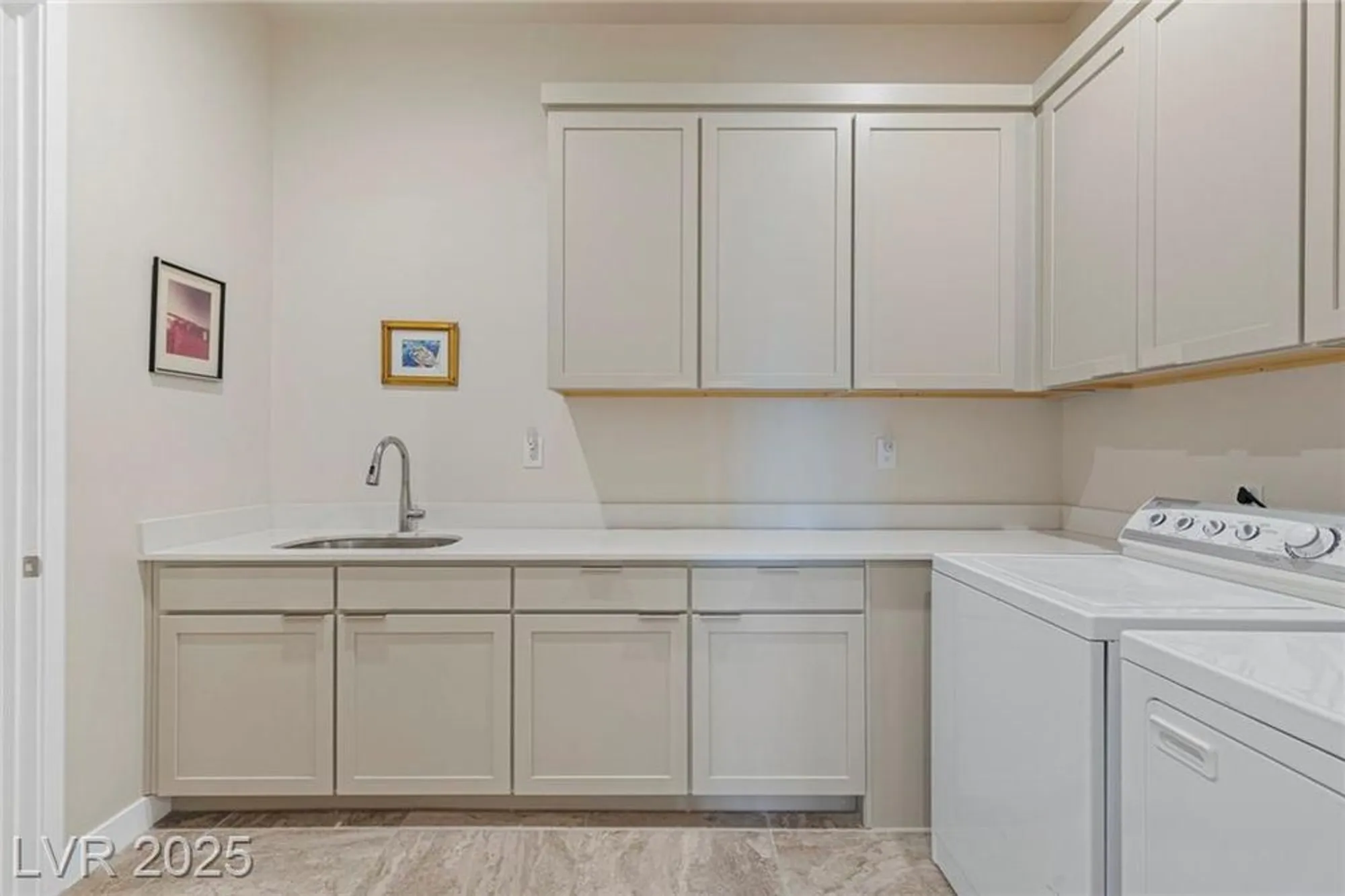 Property Slideshow image 27 of 85 | 53 falling ridge ln, Henderson, NV, 89011