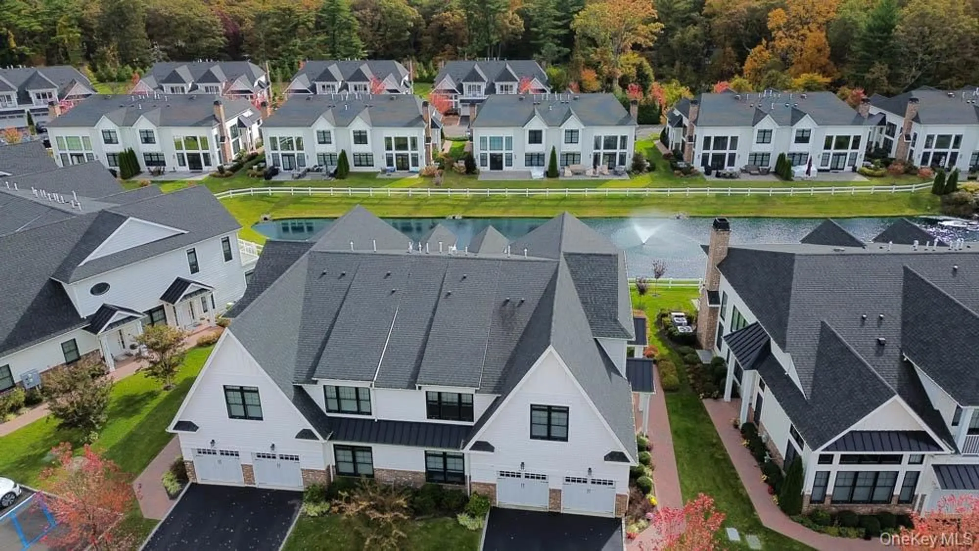 Property Slideshow image 28 of 29 | 86202 spruce pond cir # 744, Plainview, NY, 11803