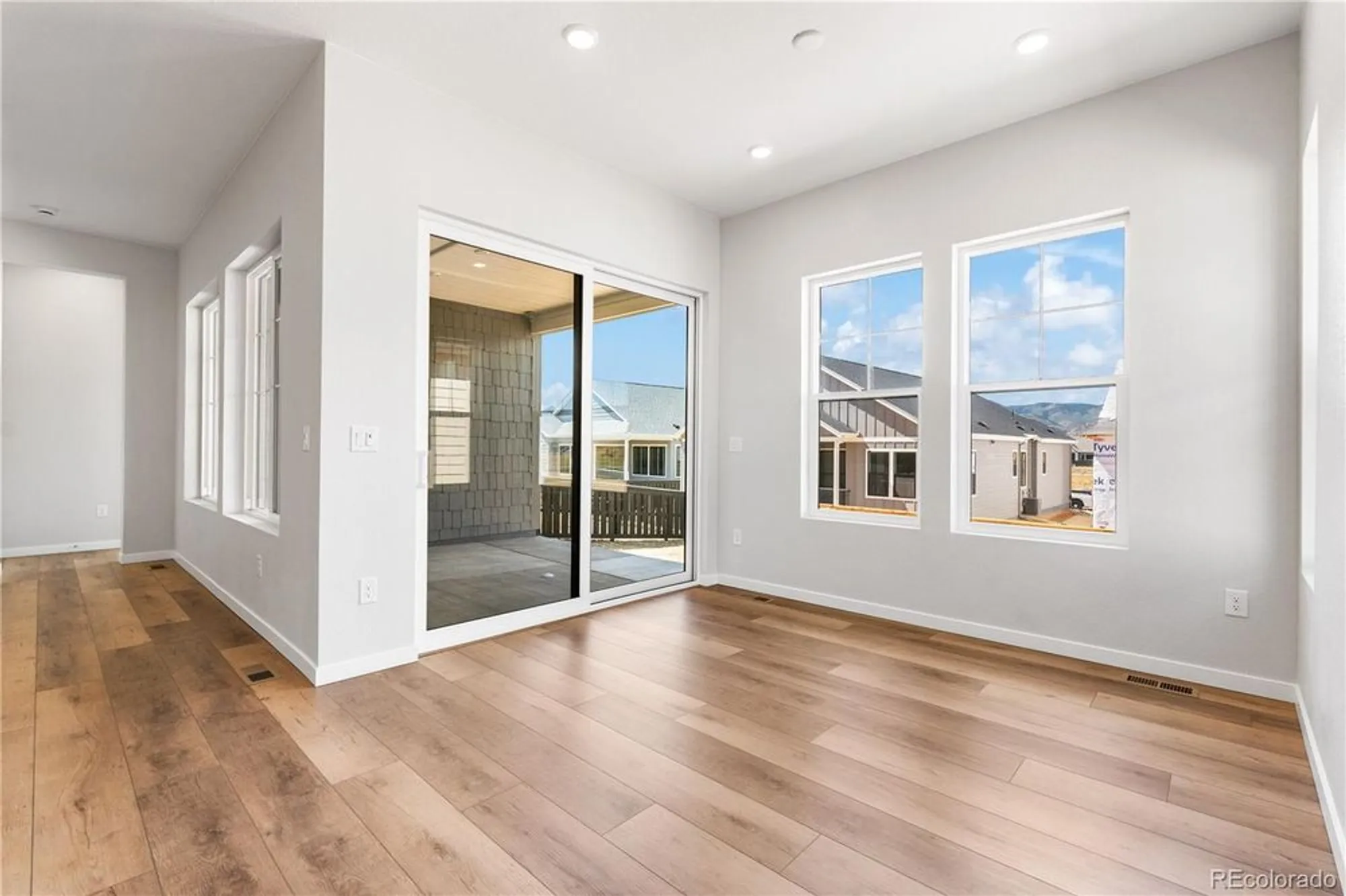 Property Slideshow image 3 of 33 | 11104 amber light cir, Littleton, CO, 80125