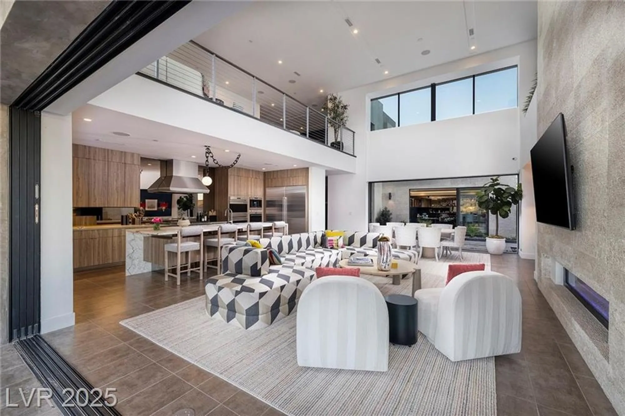 Property Slideshow image 10 of 70 | 32 highland cove ln, Henderson, NV, 89011