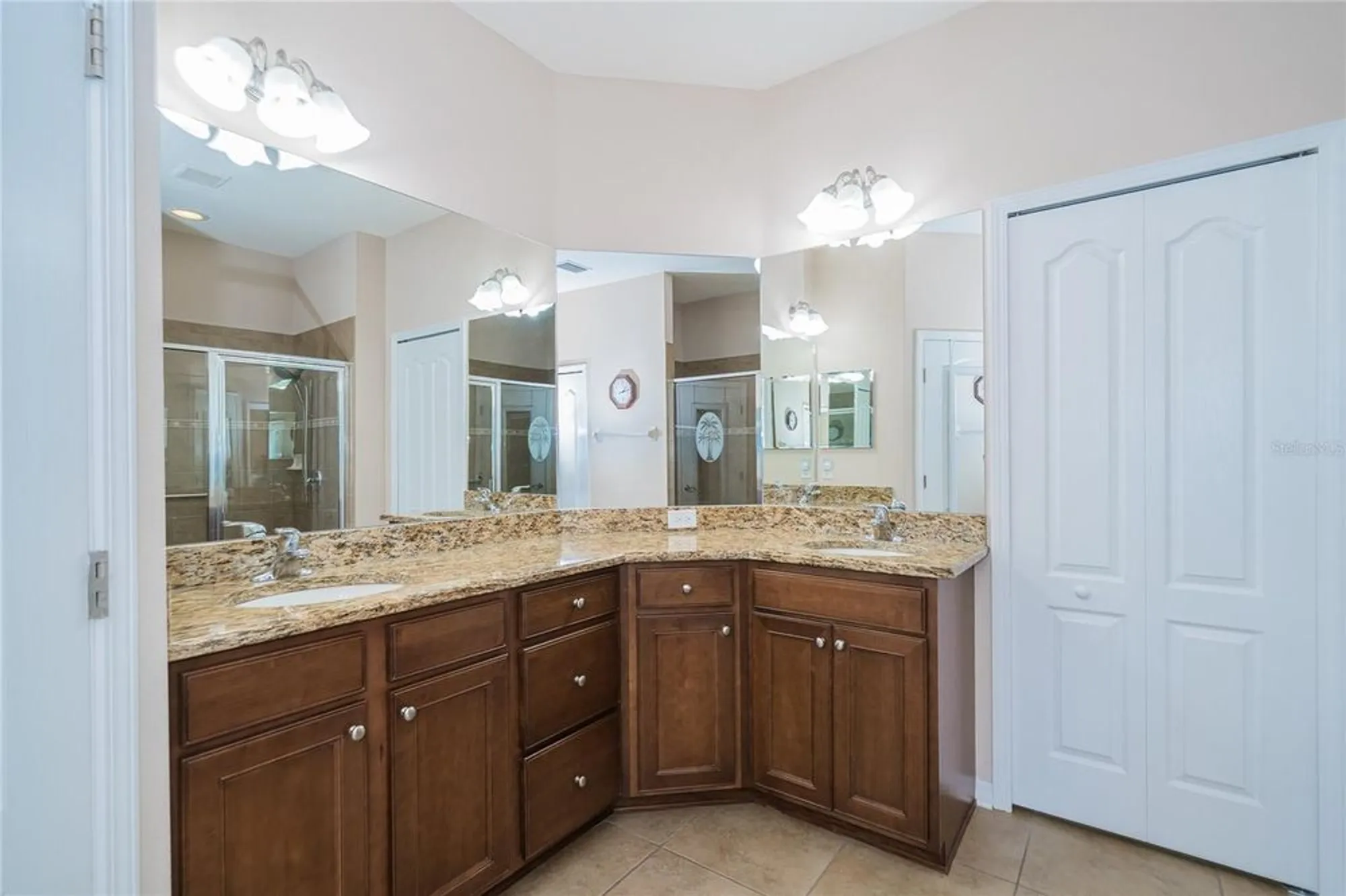 Property Slideshow image 12 of 73 | 29290 grass bunker dr, San Antonio, FL, 33576