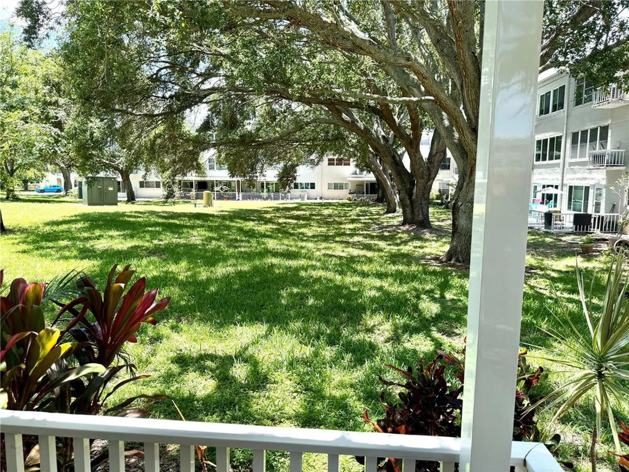 Property Slideshow image 37 of 49 | 2293 swedish dr 21, Clearwater, FL, 33763