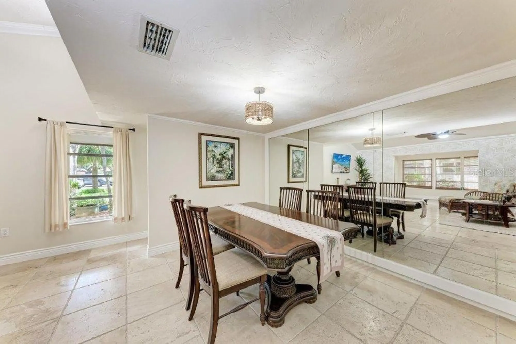 Property Slideshow image 11 of 31 | 2237 circlewood dr 18, Sarasota, FL, 34231