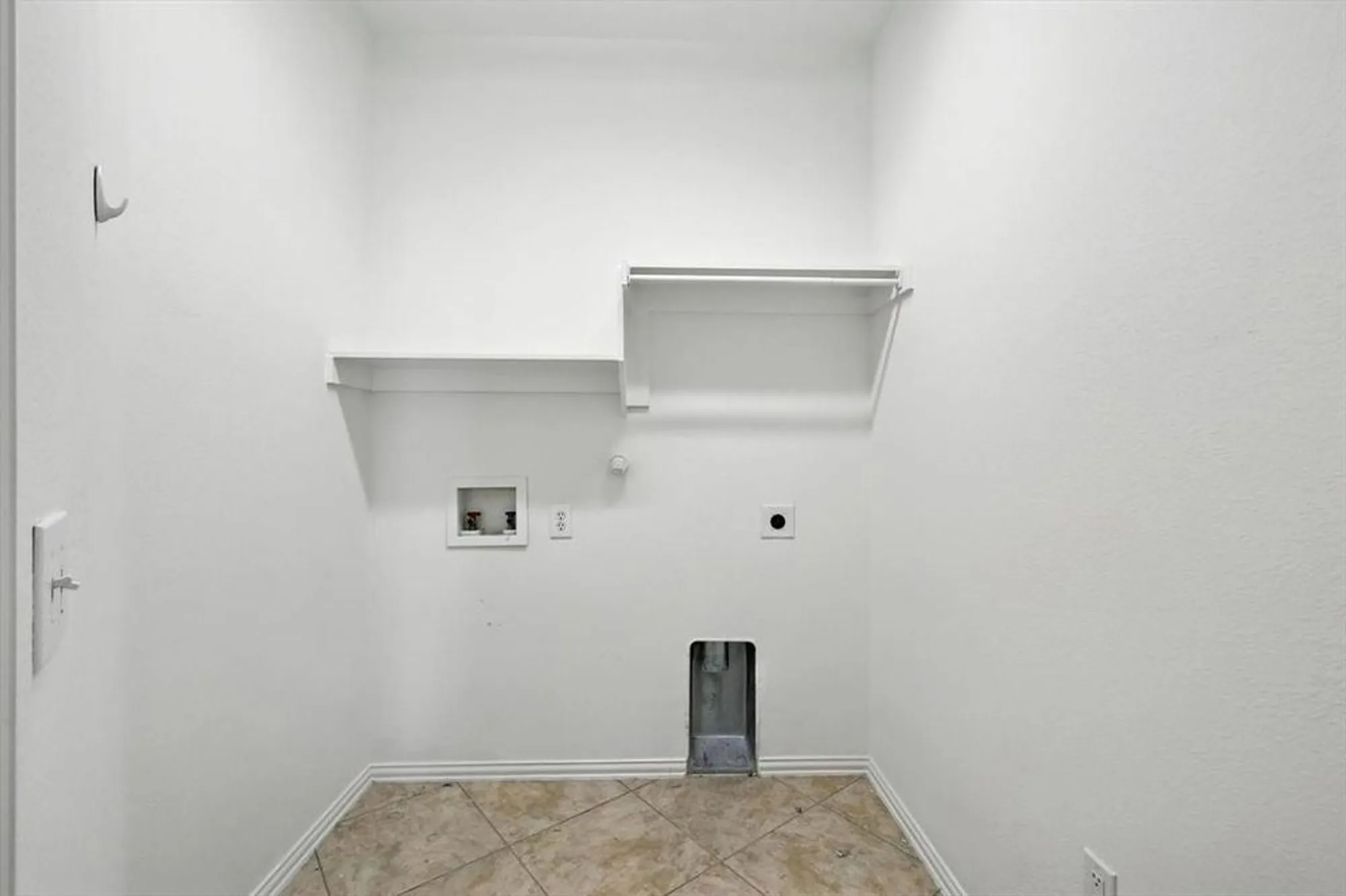 Property Slideshow image 22 of 39 | 7543 angel trace dr, Frisco, TX, 75036