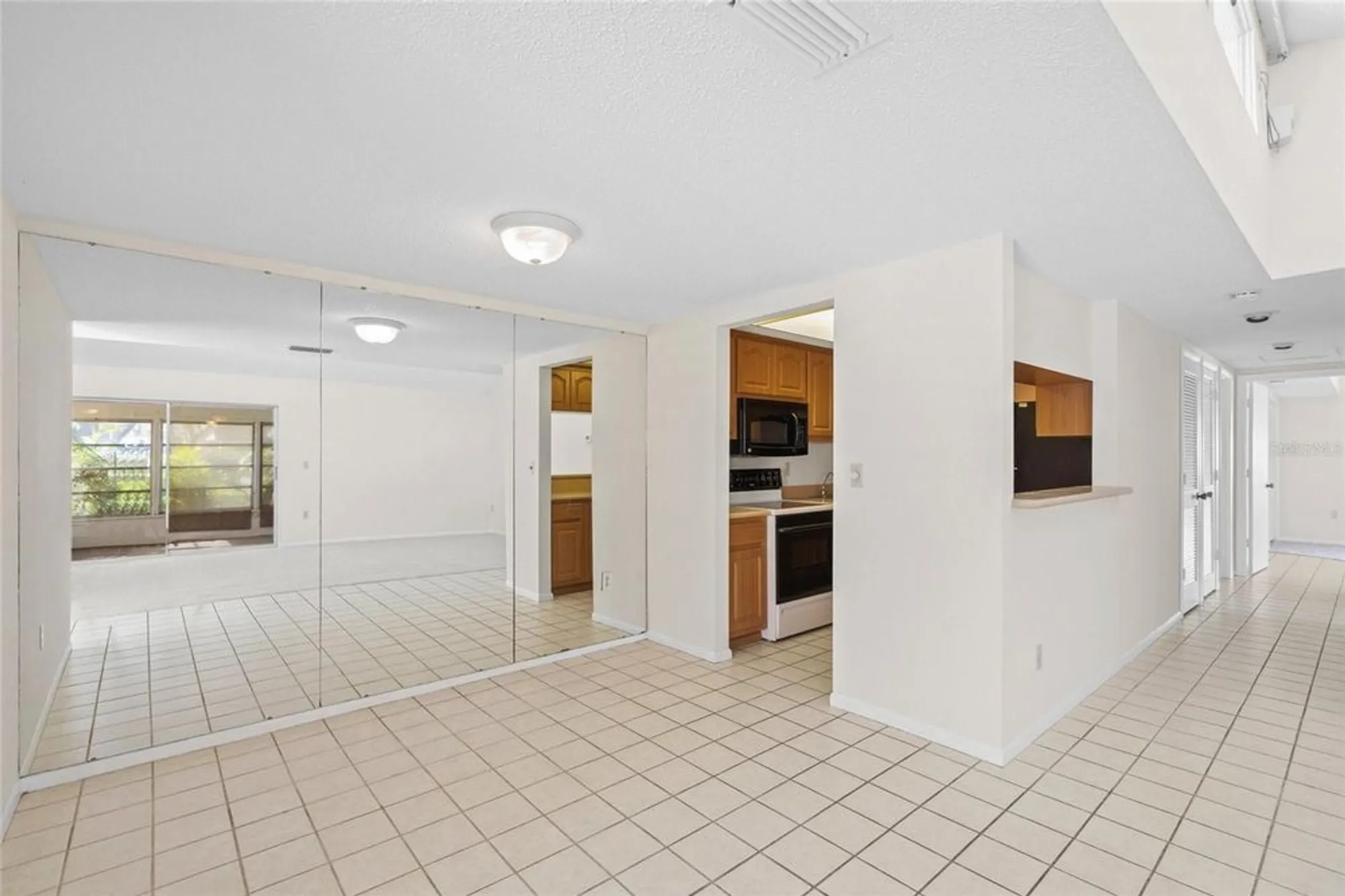 Property Slideshow image 9 of 35 | 6906 woodwind dr 12, Sarasota, FL, 34231