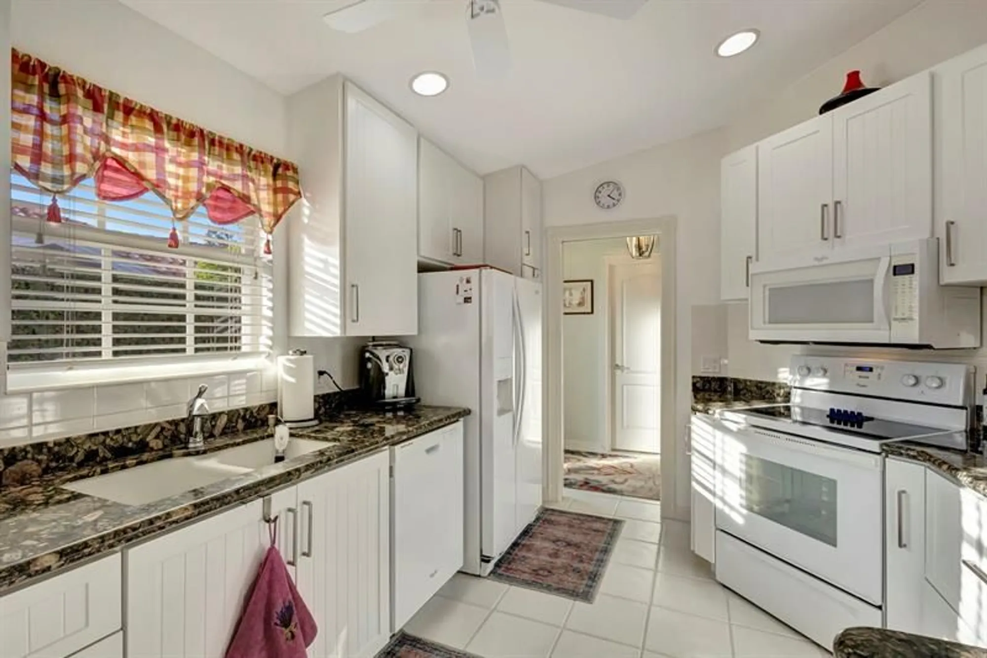 Property Slideshow image 14 of 45 | 7028 gila ln, West Palm Beach, FL, 33411