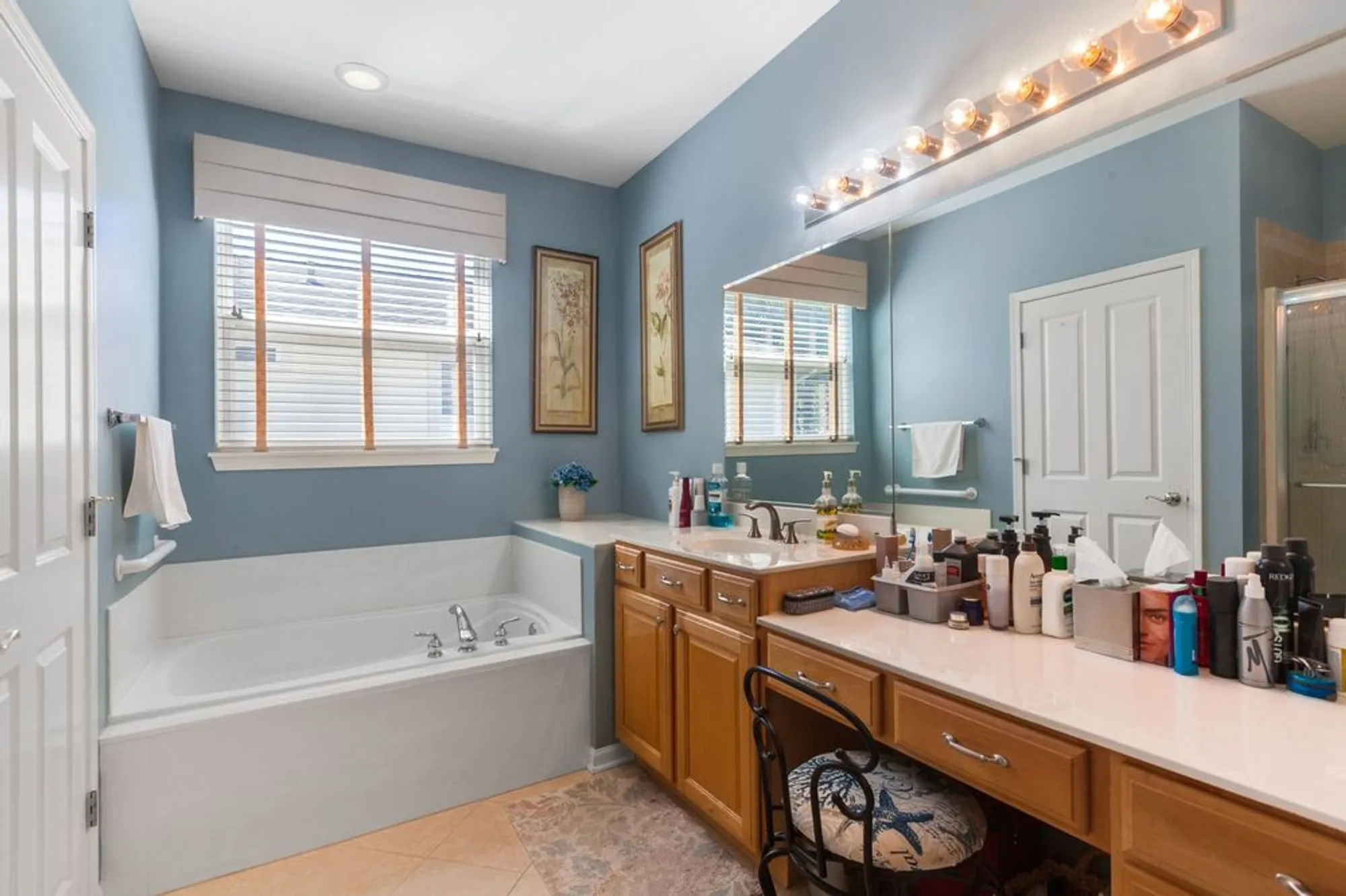 Property Slideshow image 18 of 25 | 12078 spring creek dr, Huntley, IL, 60142