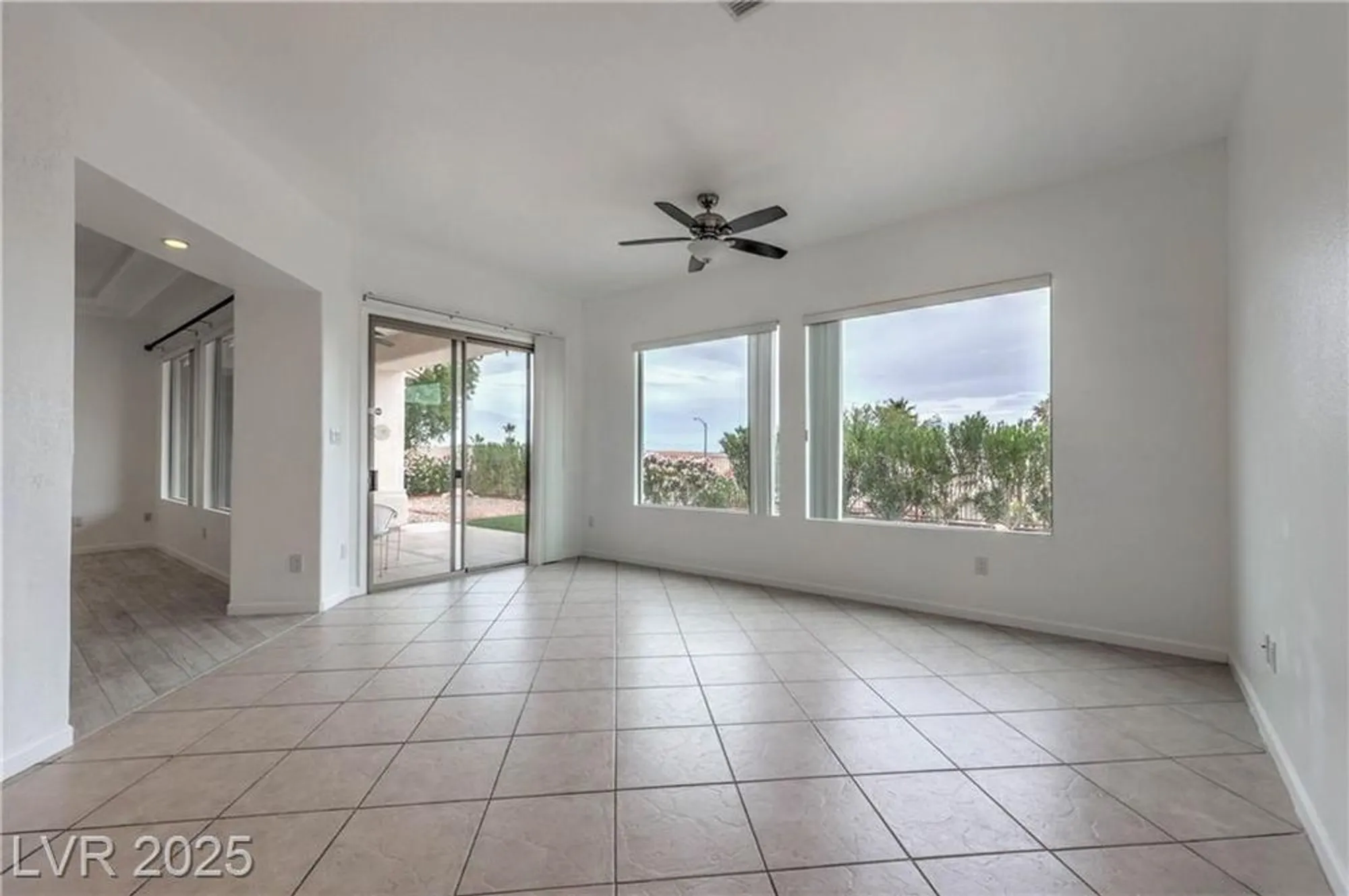 Property Slideshow image 15 of 36 | 562 mountain links dr, Henderson, NV, 89012