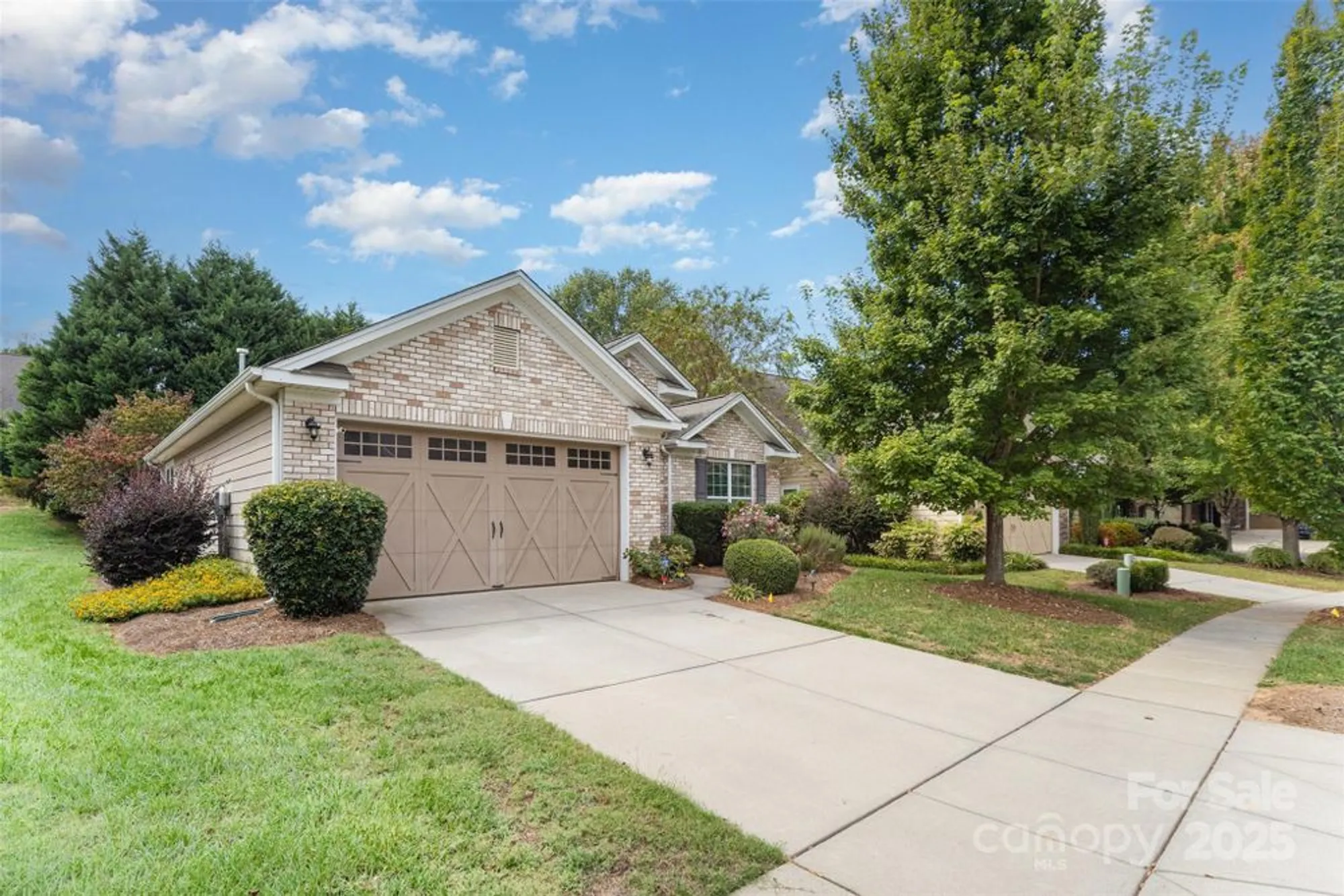 Property Slideshow image 3 of 36 | 8708 artesa mill ln, Charlotte, NC, 28214