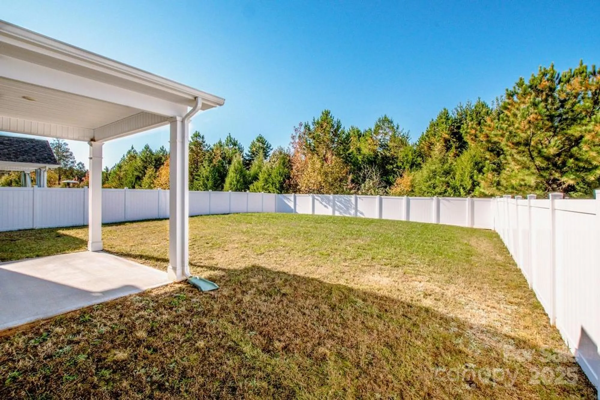 Property Slideshow image 28 of 30 | 129 candlelight way, Mooresville, NC, 28115