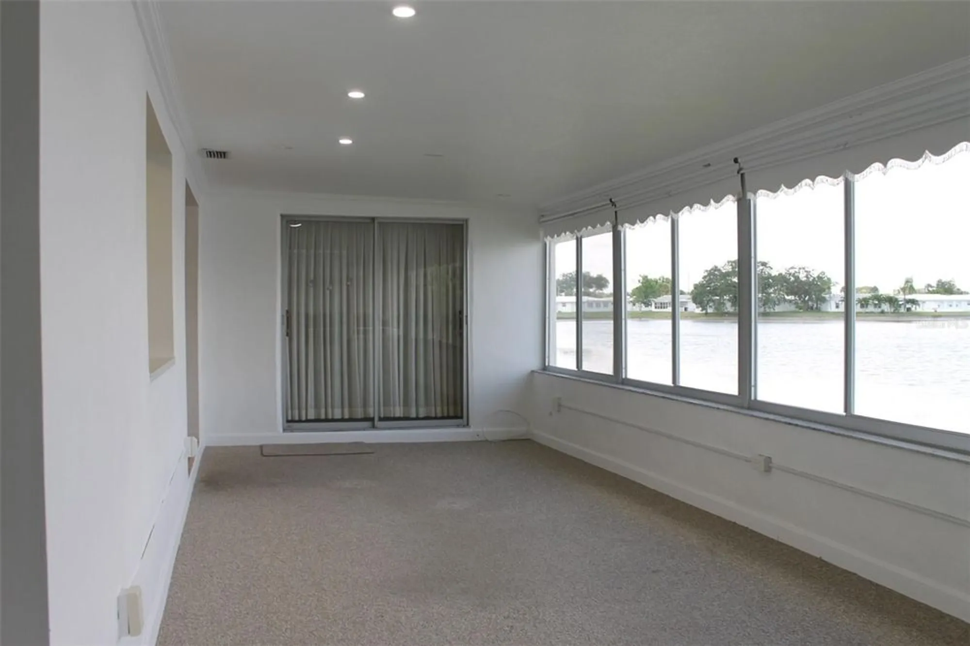 Property Slideshow image 9 of 50 | 9665 mainlands blvd, Pinellas Park, FL, 33782