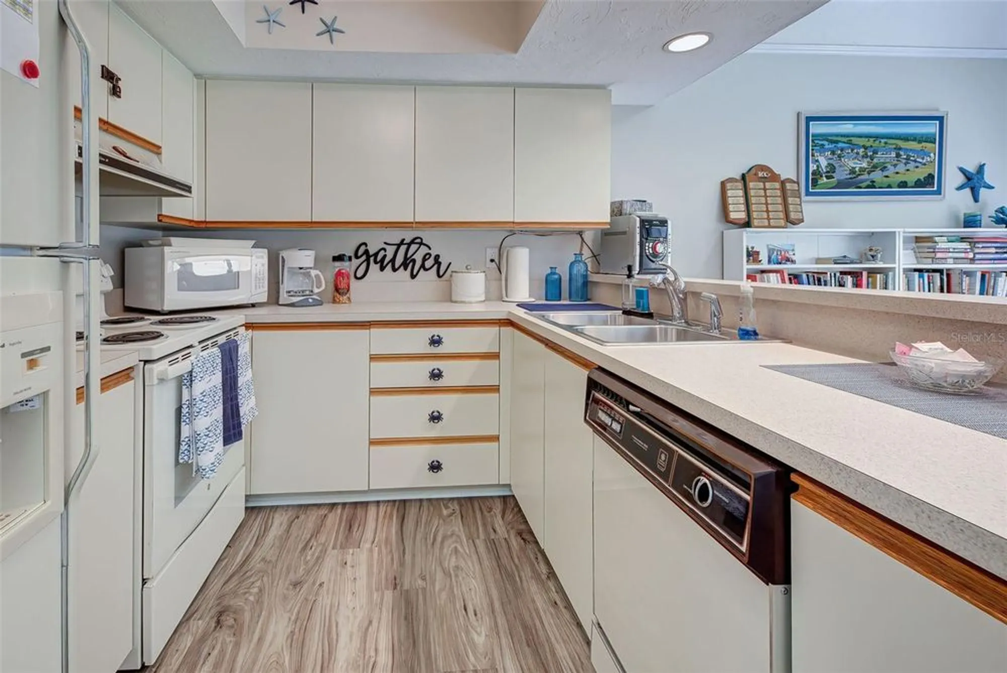 Property Slideshow image 37 of 44 | 1100 capri isles blvd 324, Venice, FL, 34292