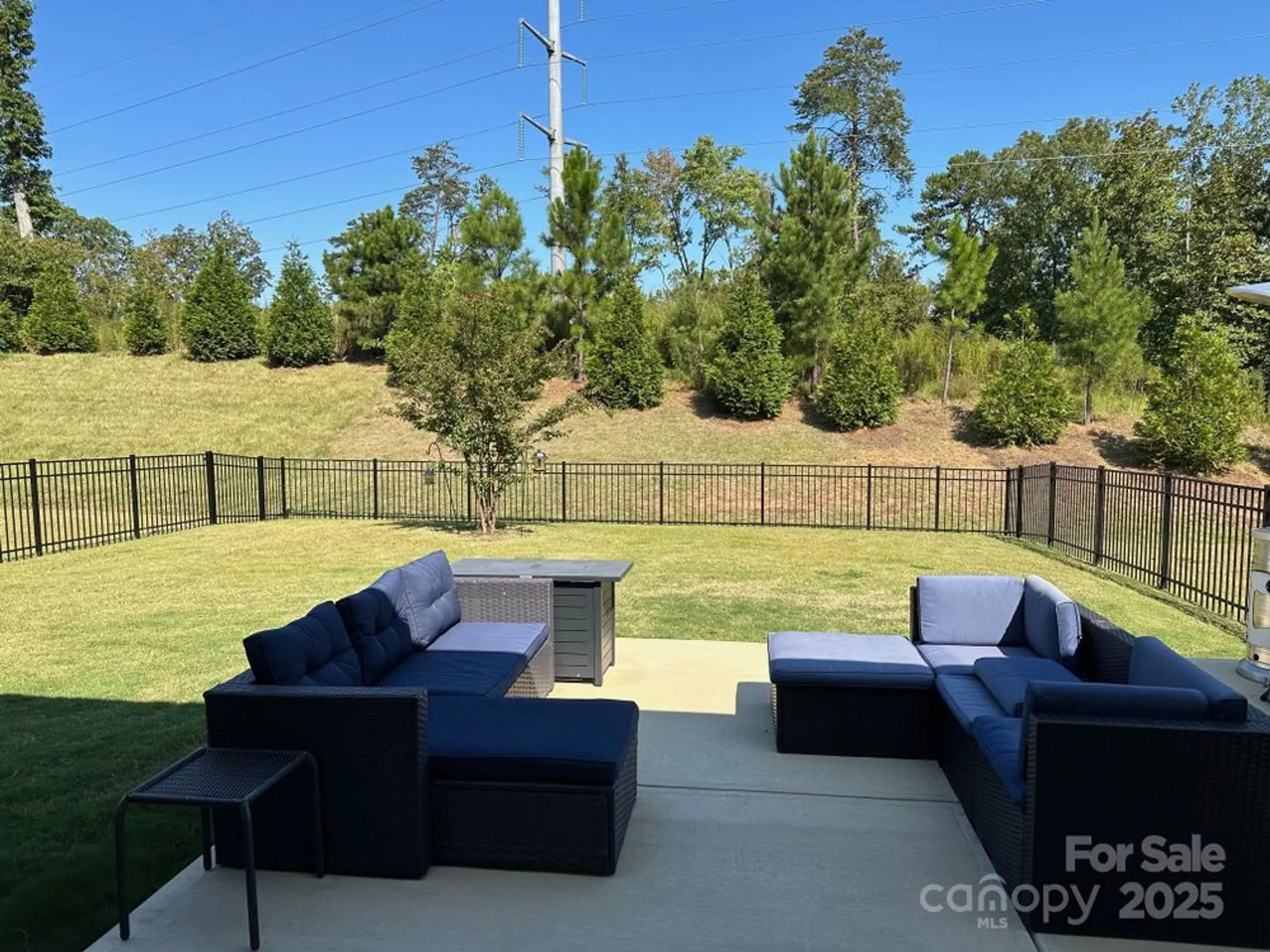 Property Slideshow image 29 of 46 | 12417 old iron ln, Charlotte, NC, 28215