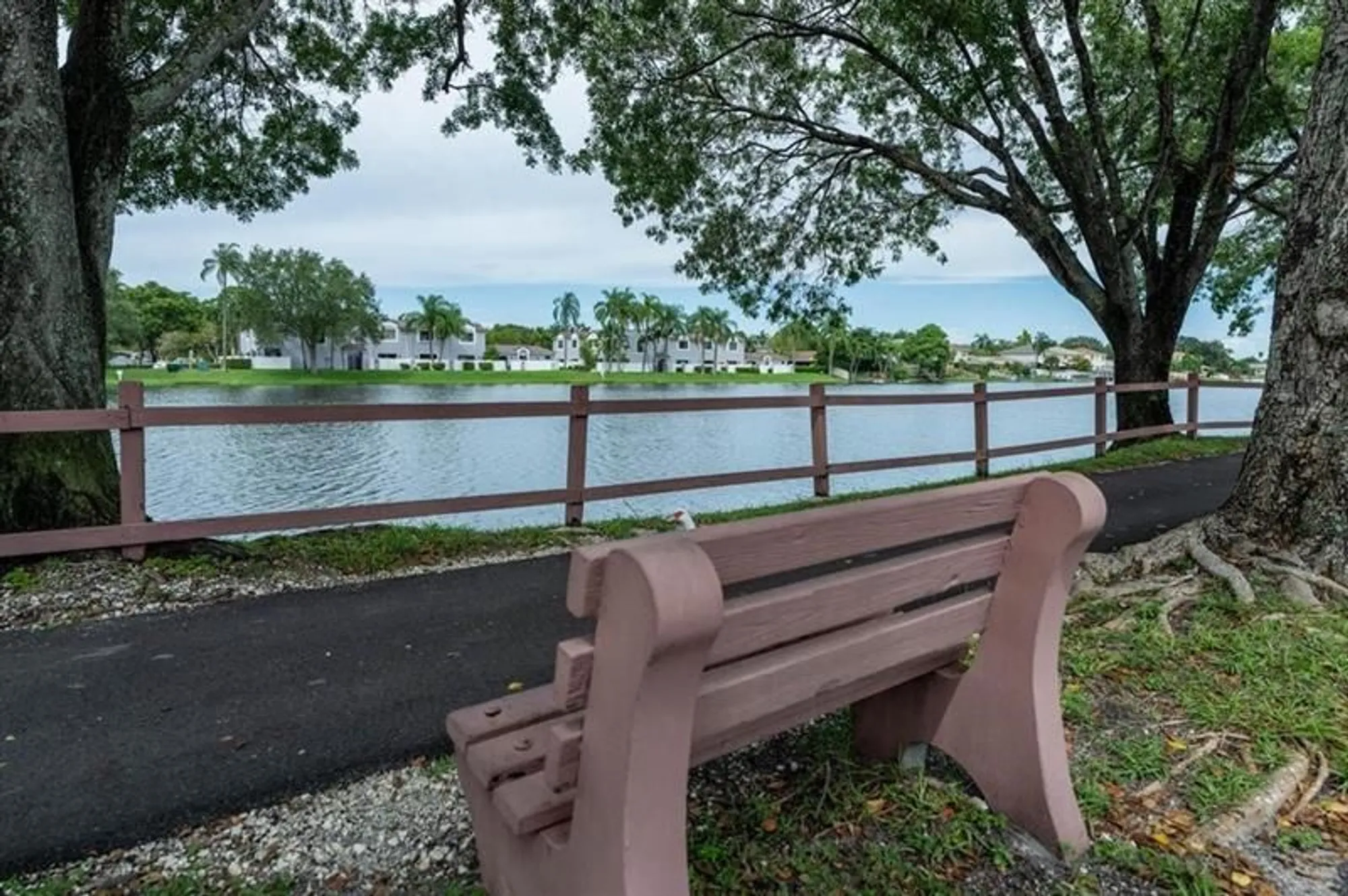 Property Slideshow image 34 of 60 | 900 colony point cir 407, Pembroke Pines, FL, 33026