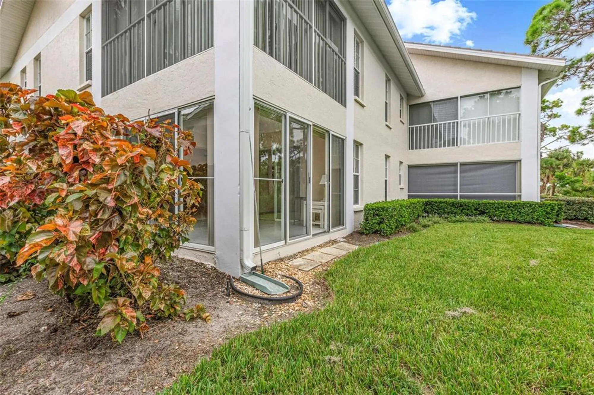 Property Slideshow image 27 of 40 | 813 montrose dr 104, Venice, FL, 34293