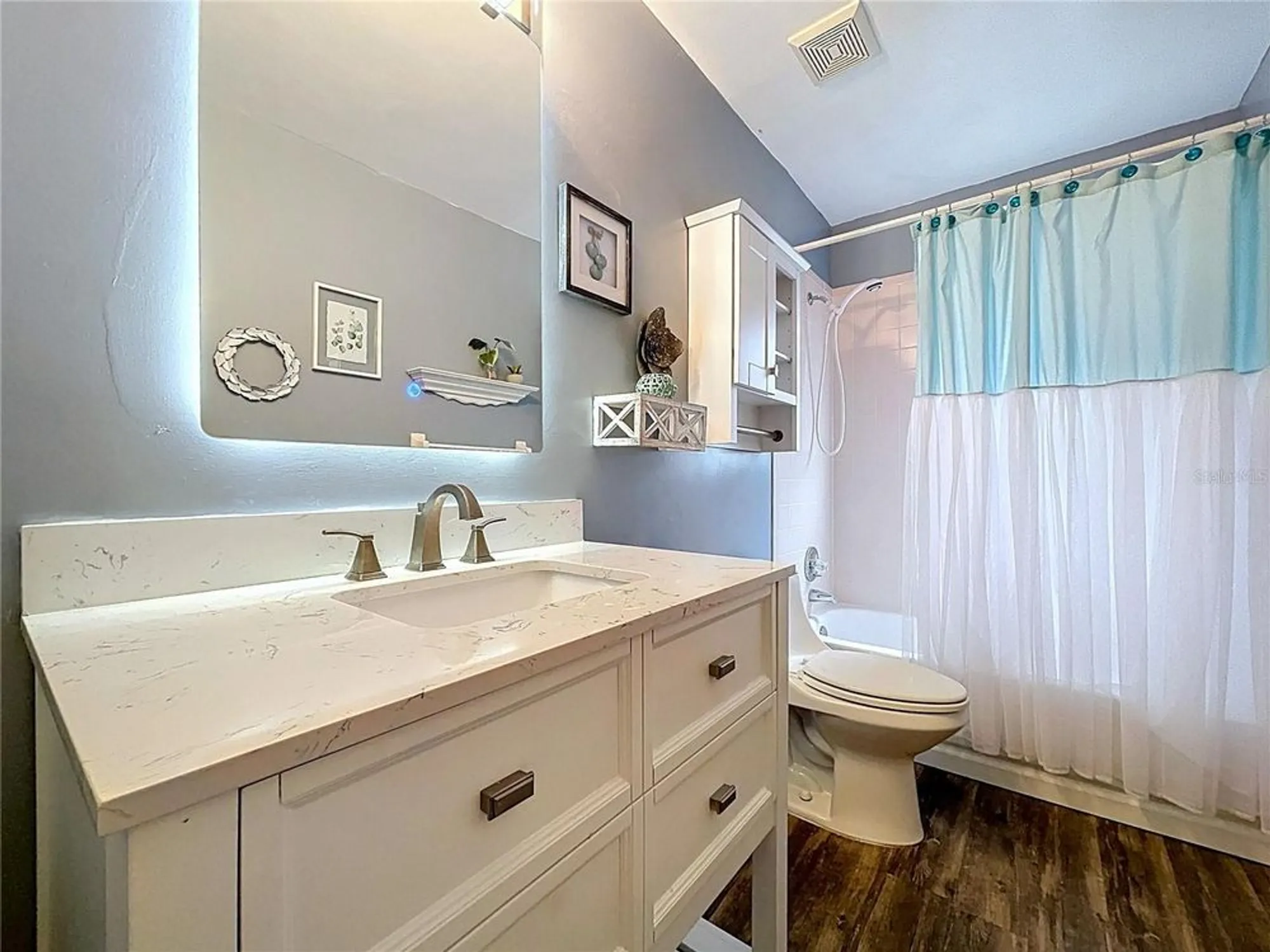 Property Slideshow image 26 of 41 | 2137 grand cypress dr, Lakeland, FL, 33810