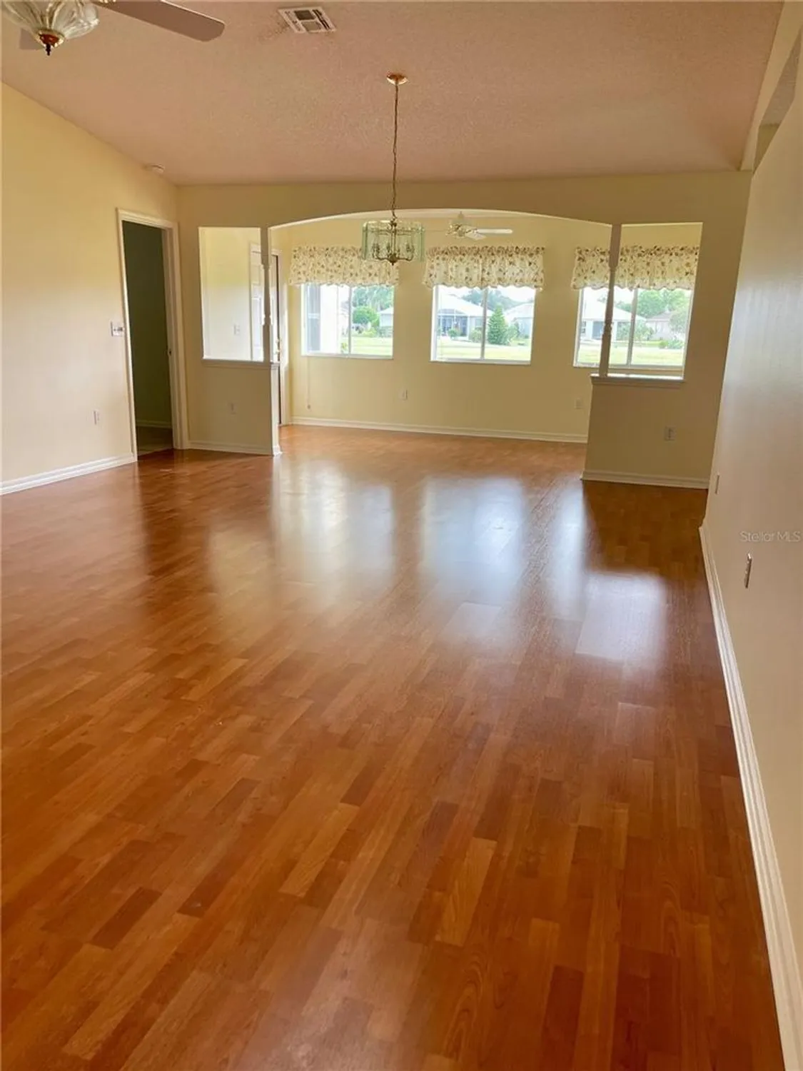 Property Slideshow image 9 of 43 | 305 ranchwood dr, Leesburg, FL, 34748