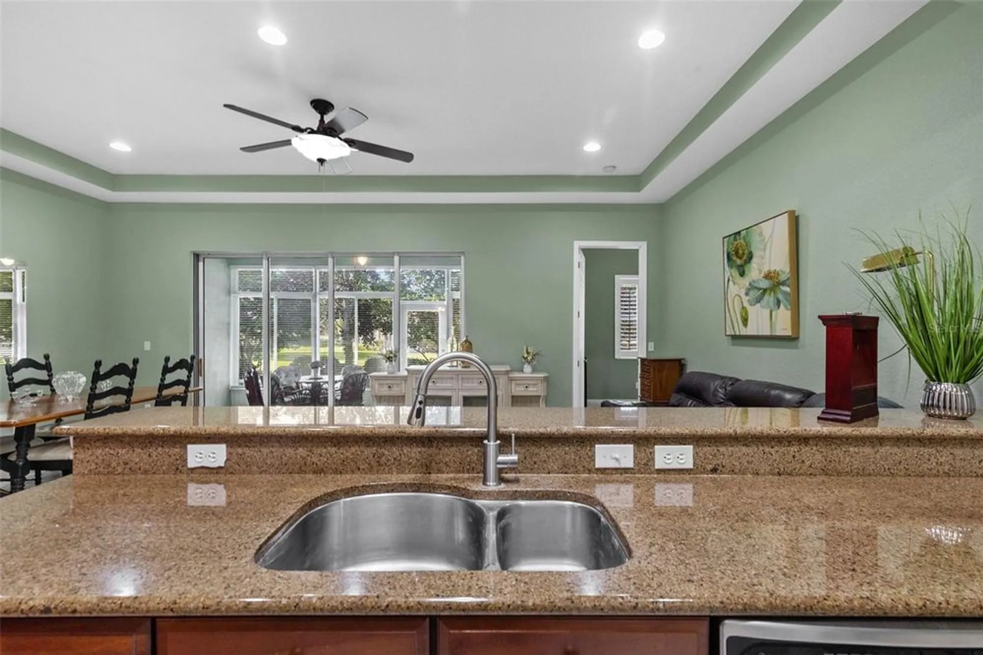 Property Slideshow image 17 of 64 | 2404 kensington greens dr, Sun City Center, FL, 33573