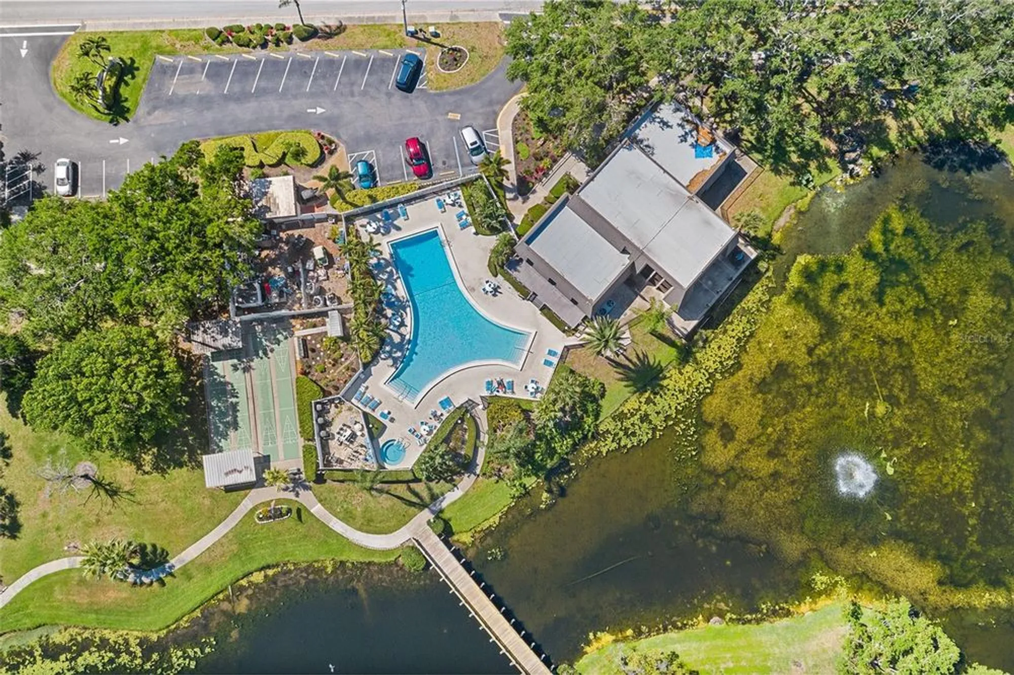 Property Slideshow image 5 of 37 | 14130 rosemary ln 1202, Largo, FL, 33774