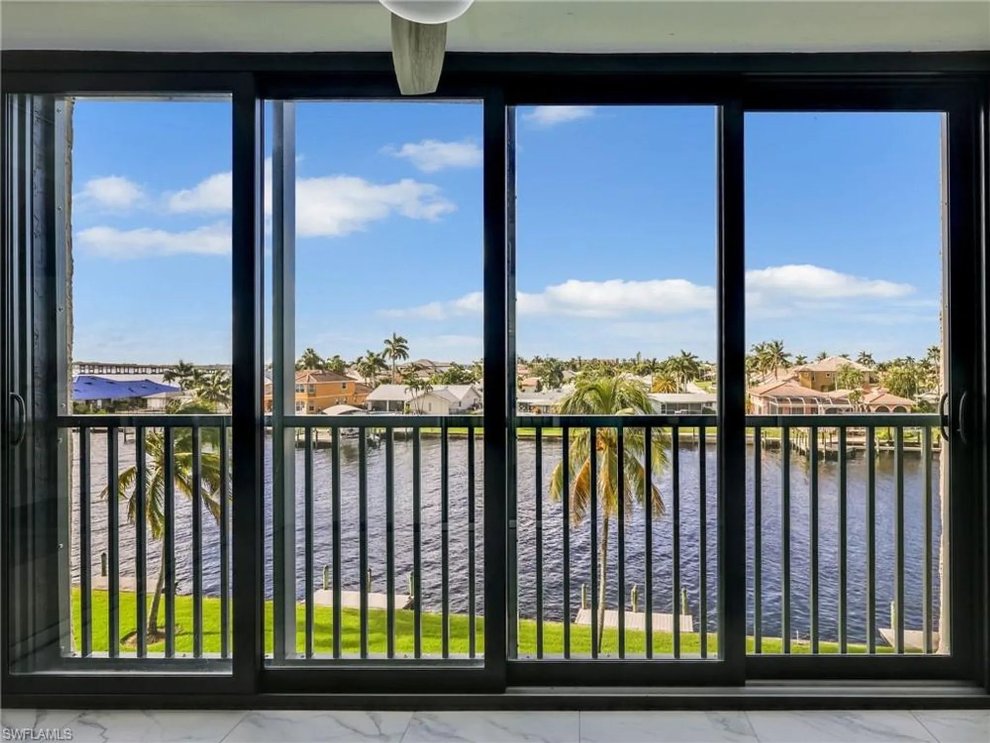 Property Slideshow image 10 of 33 | 4260 se 20th pl apt 402, Cape Coral, FL, 33904