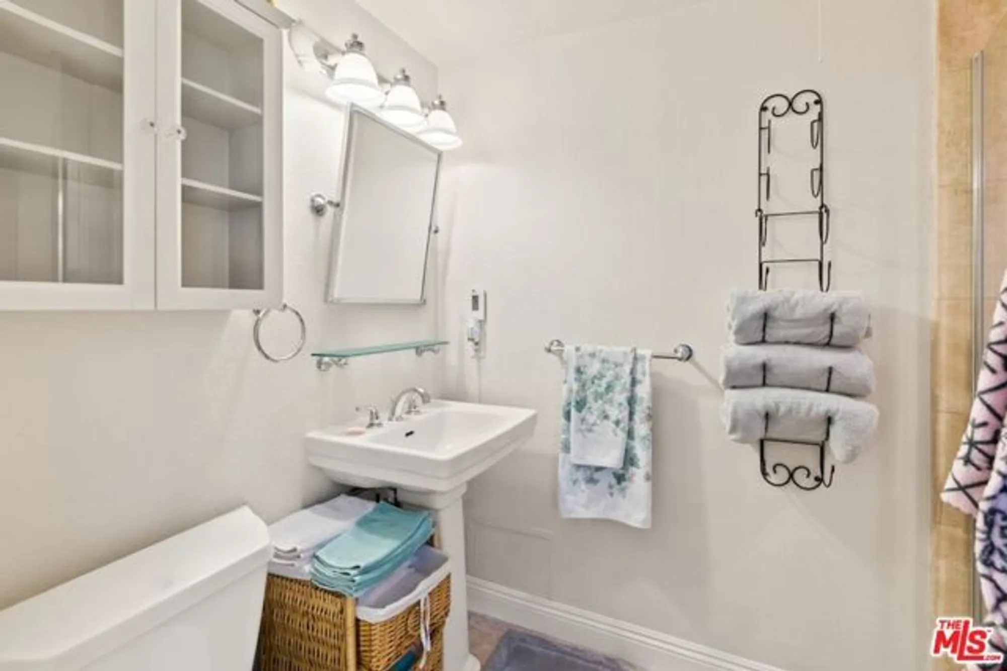 Property Slideshow image 16 of 22 | 395 avenida castilla b, Laguna Woods, CA, 92637