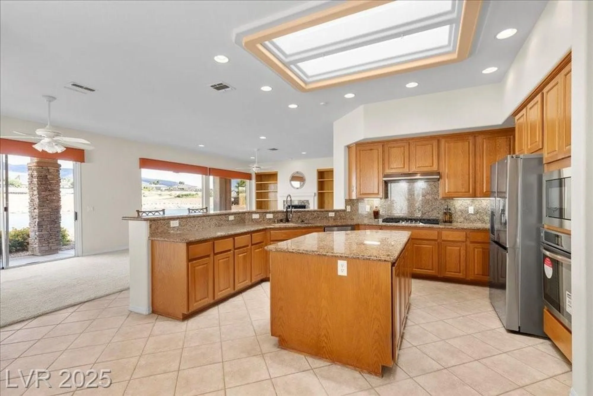 Property Slideshow image 17 of 45 | 2725 olivia heights ave, Henderson, NV, 89052