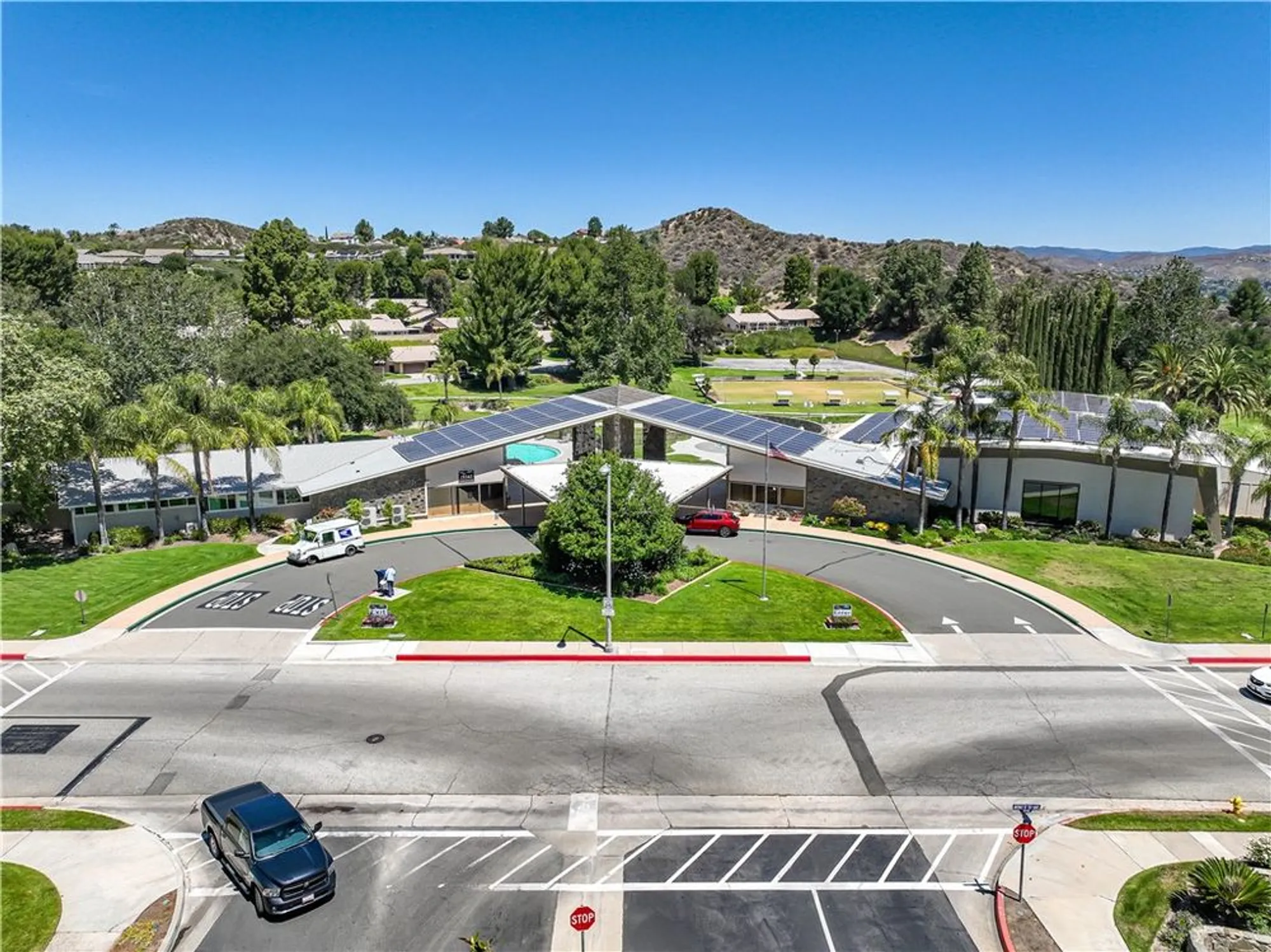 Property Slideshow image 34 of 51 | 19433 oak crossing rd, Newhall, CA, 91321