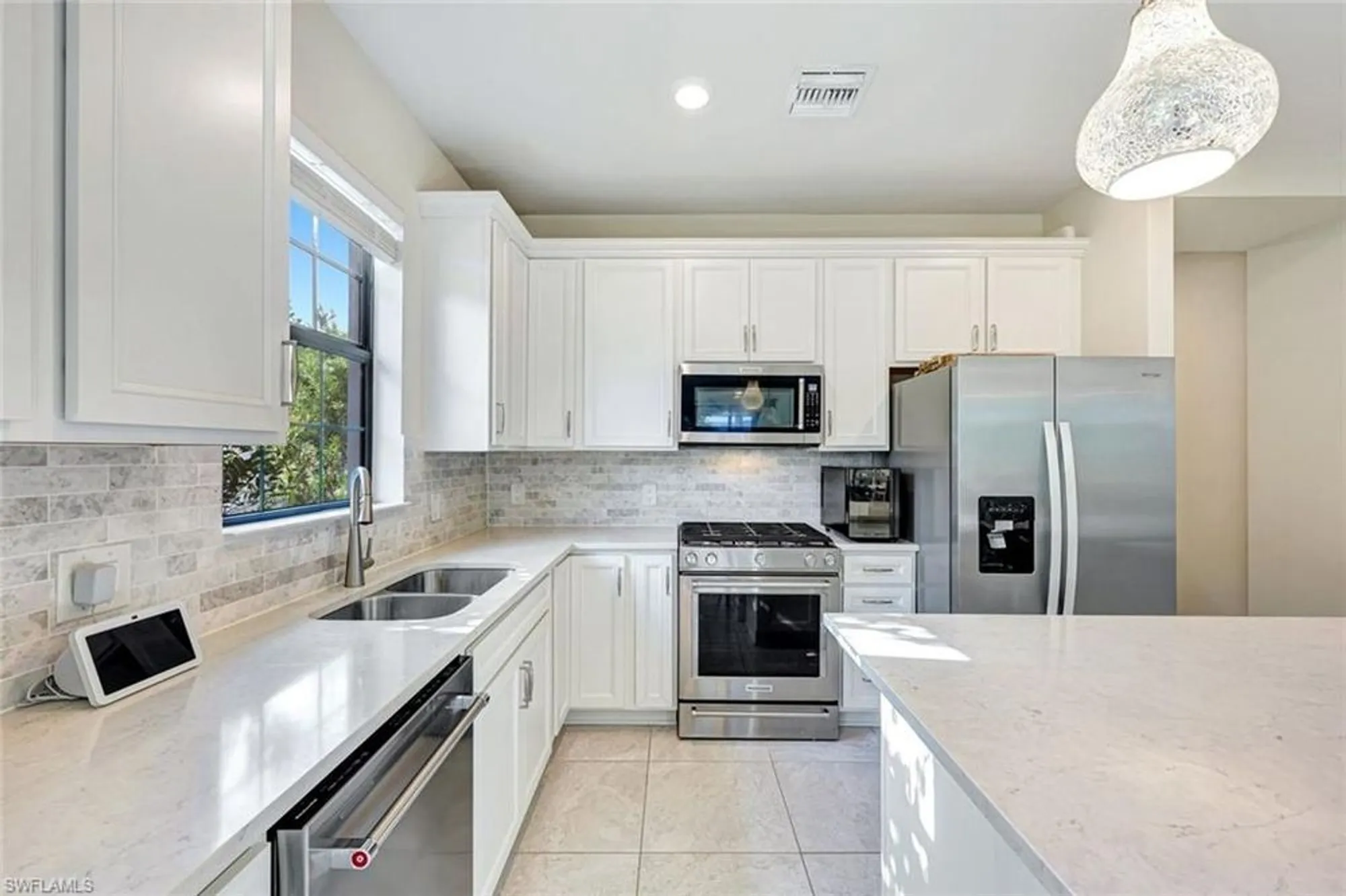 Property Slideshow image 9 of 32 | 12240 canal grande dr, Fort Myers, FL, 33913