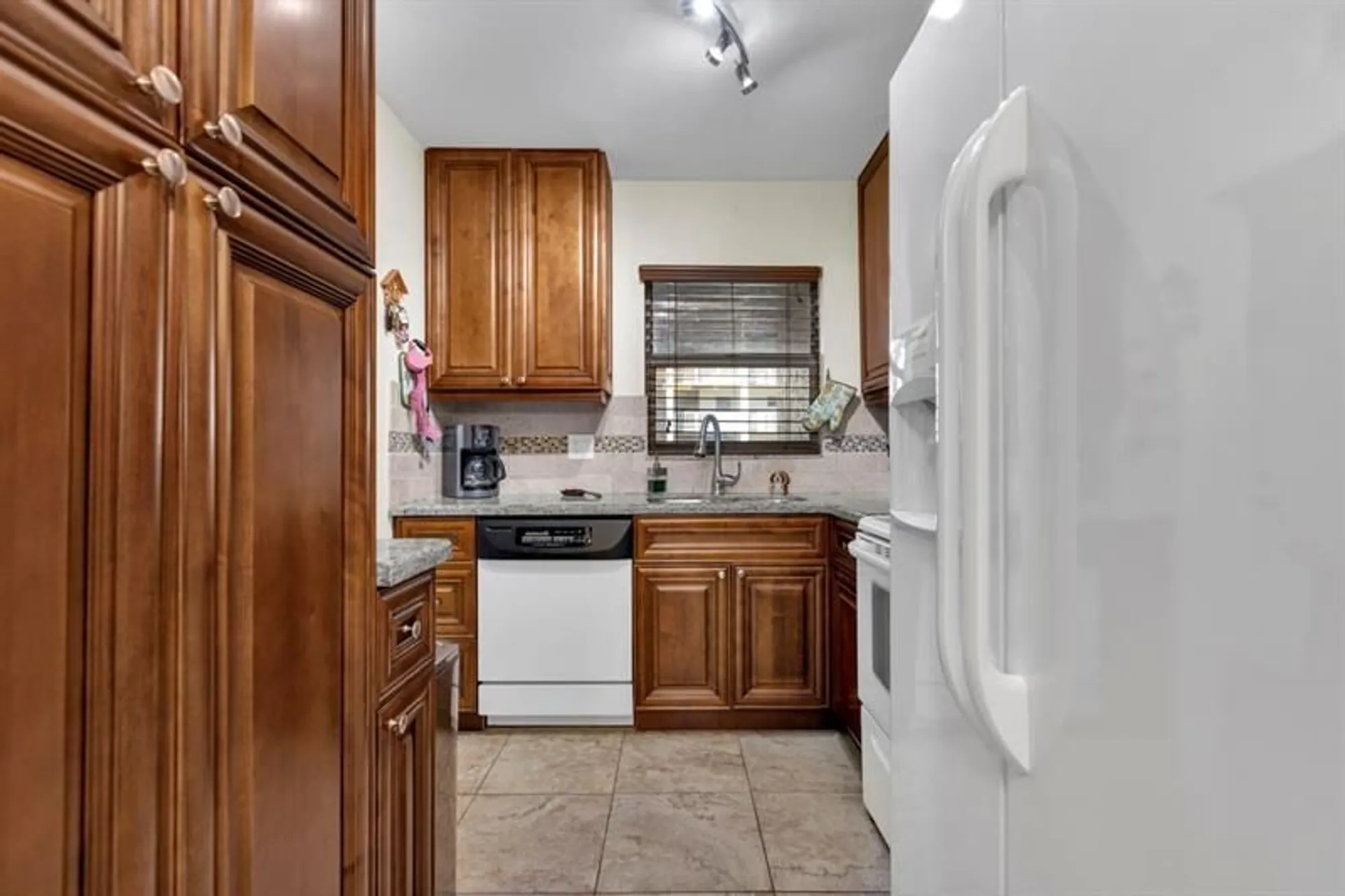 Property Slideshow image 17 of 35 | 6850 royal palm blvd, Margate, FL, 33063